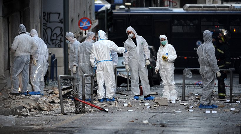 Ισχυρή έκρηξη βόμβας στα γραφεία του ΣΕΒ στο Σύνταγμα