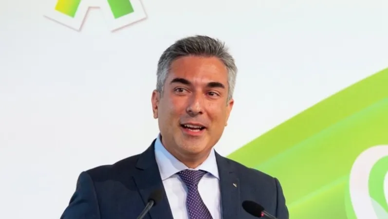 Τη σκυτάλη του ΕΙΑΣ παραδίδει ο Ν. Σωφρονάς στον Α. Τζικοπουλο