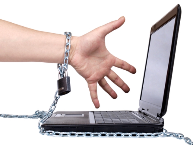 Οι κυβερνοεπιθέσεις «τρομάζουν» τις ασφαλιστικές