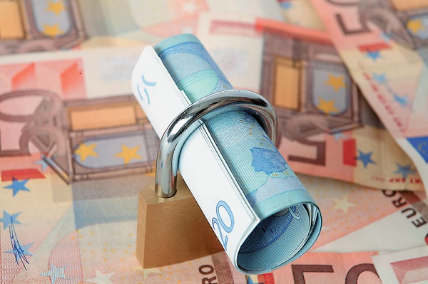 Αυξήθηκαν 78% τα «φέσια» στην αγορά τον Φεβρουάριο