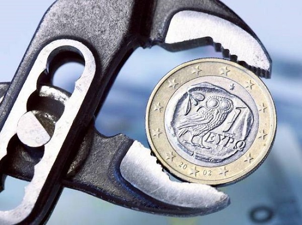 Βαρουφάκης-Στρατούλης καθησυχάζουν για ρευστότητα-συντάξεις