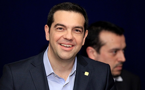 Σε διπλό μέτωπο η κυβέρνηση κόντρα στο χρόνο