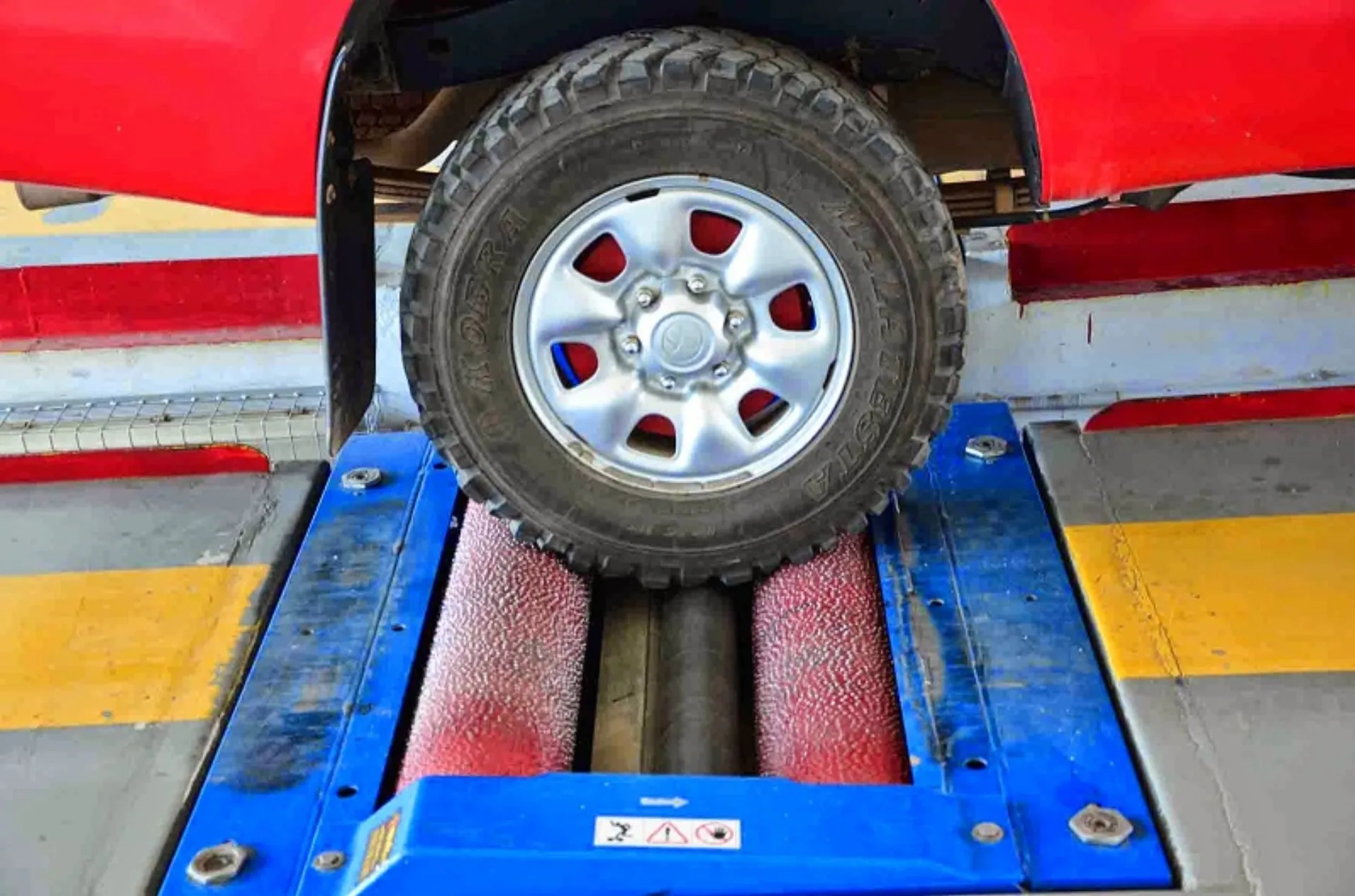 Μέτρο ετήσιων ελέγχων ΚΤΕΟ για παλιά οχήματα εξετάζει το Υπ. Υποδομών