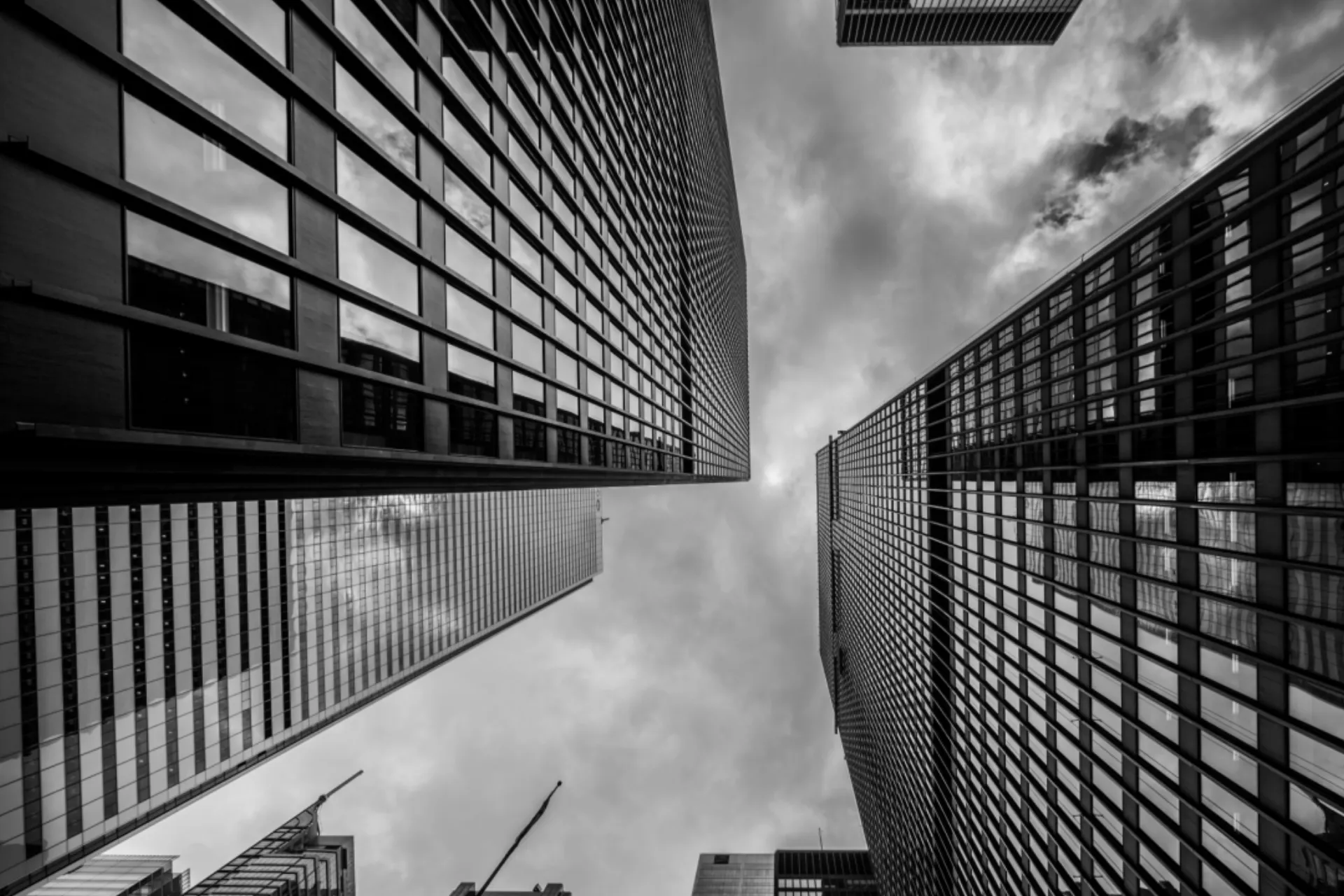 Οι 13 ασφαλιστικές στη λίστα των οφειλετών του δημοσίου