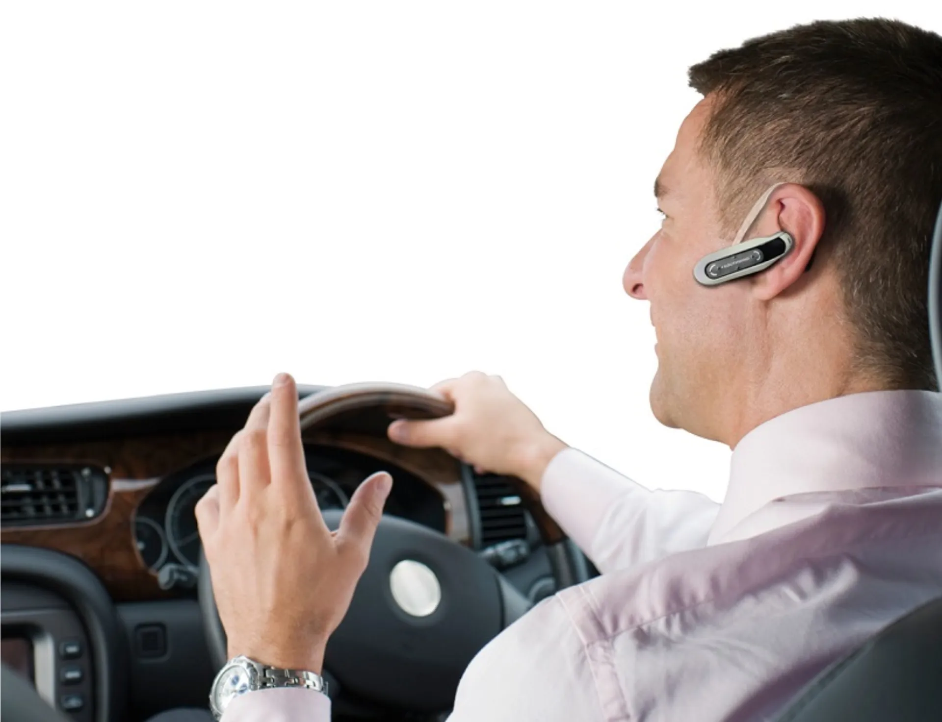 Επικίνδυνα τα hands-free για τους οδηγούς λόγω “visual tunneling”