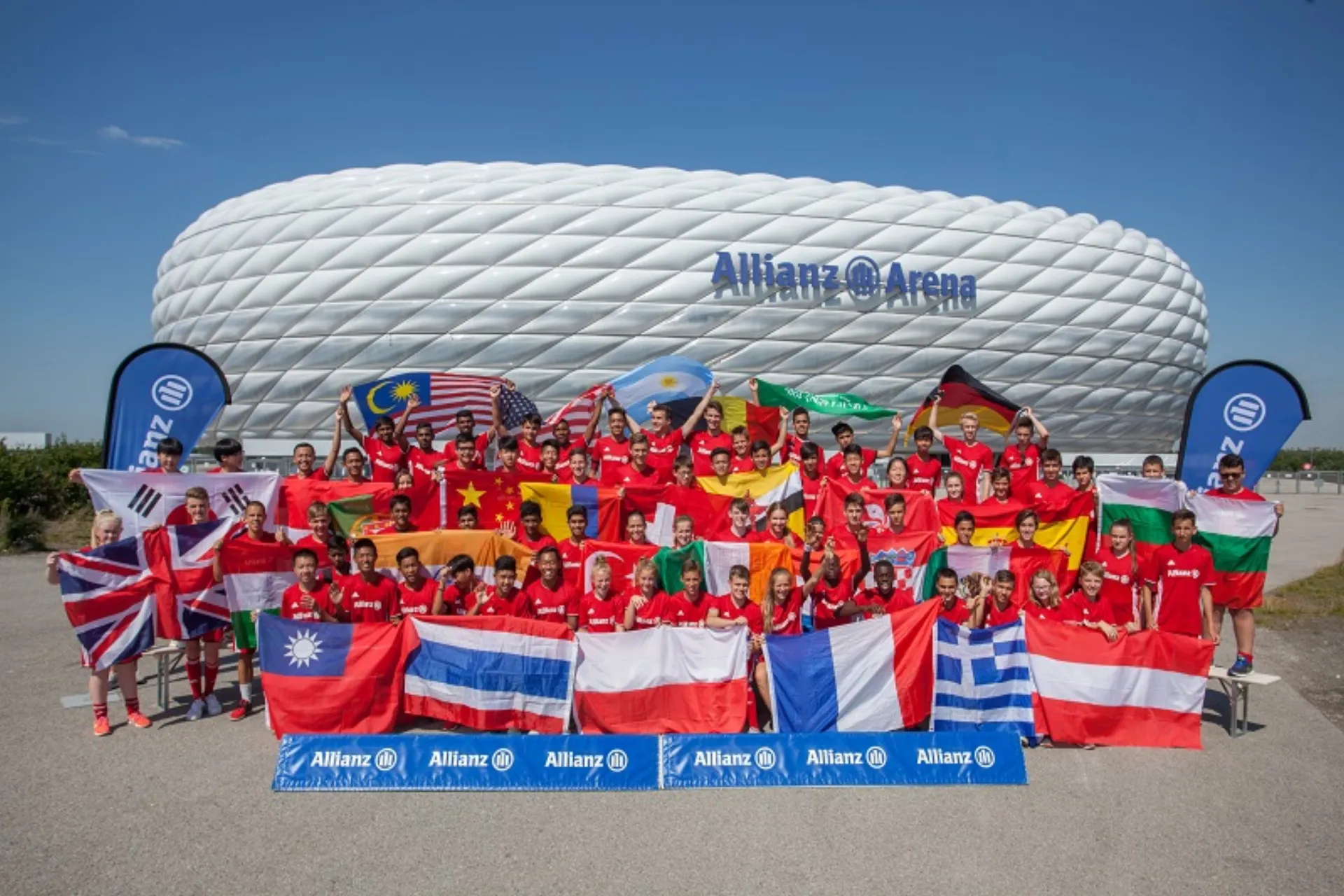 Allianz Junior Football Camp: Η Allianz Ελλάδος έκανε το όνειρο δύο νέων πραγματικότητα