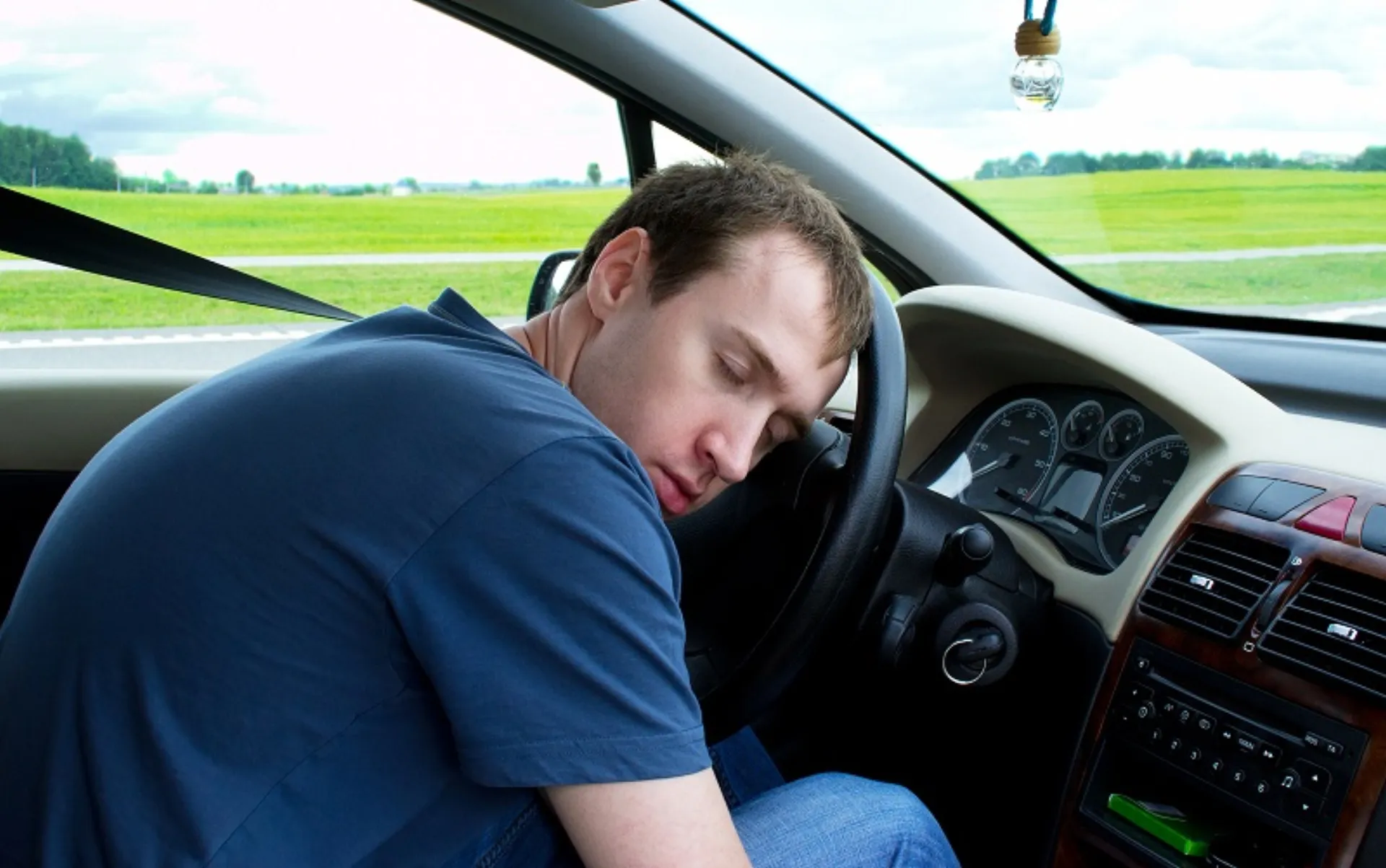 Κόπωση, ημικρανίες και υπνηλία προκαλούν τροχαία ατυχήματα