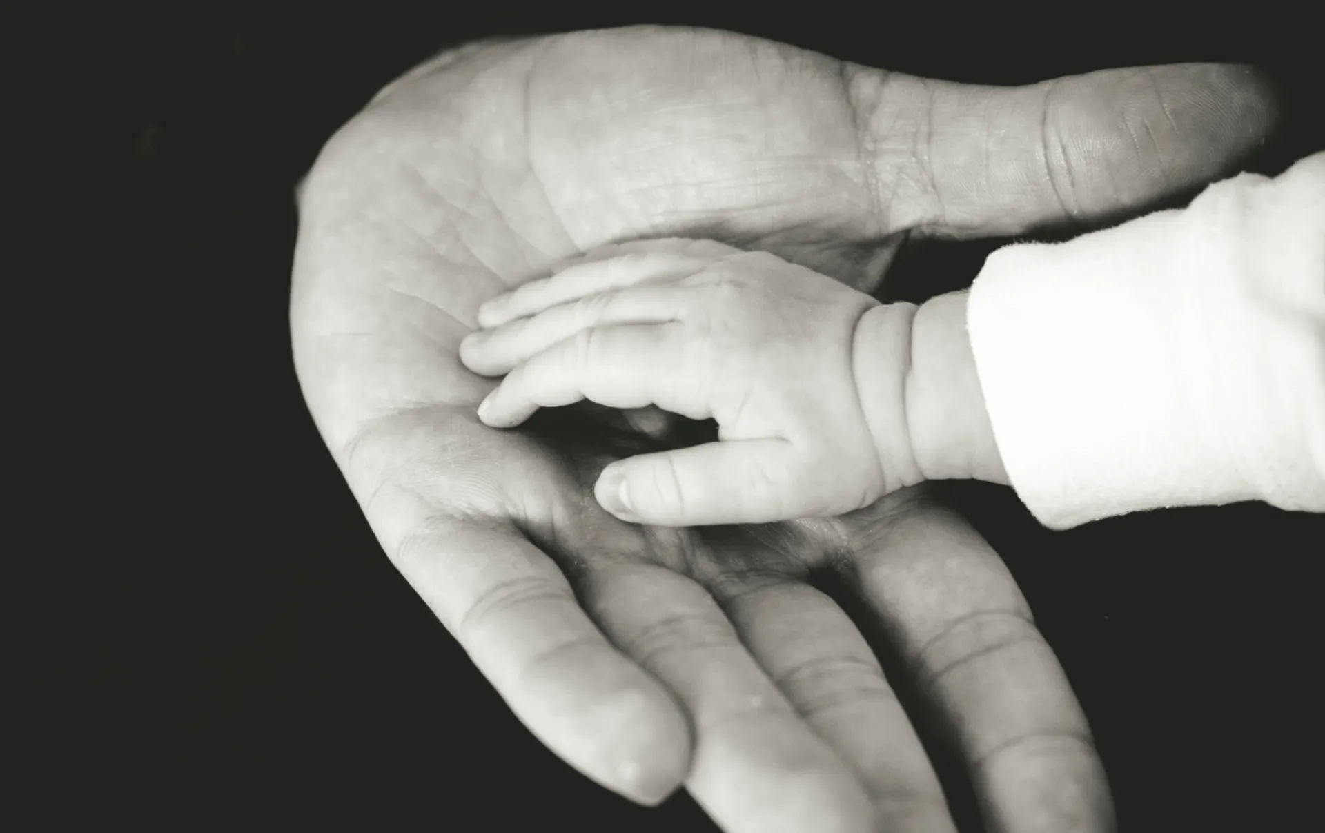 Η Εθνική Ασφαλιστική ασφαλίζει δωρεάν το νεογέννητο μωρό σας!