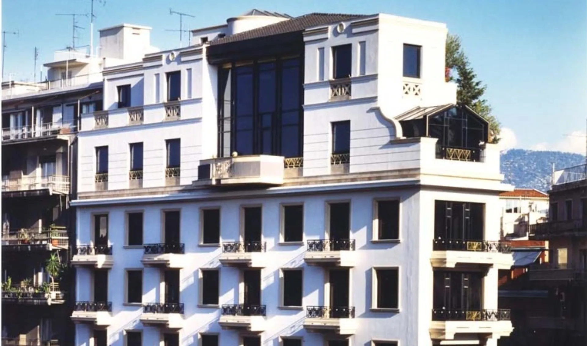 Μετακομίζουν οι εκκαθαριστές των Ασπίς και Commercial