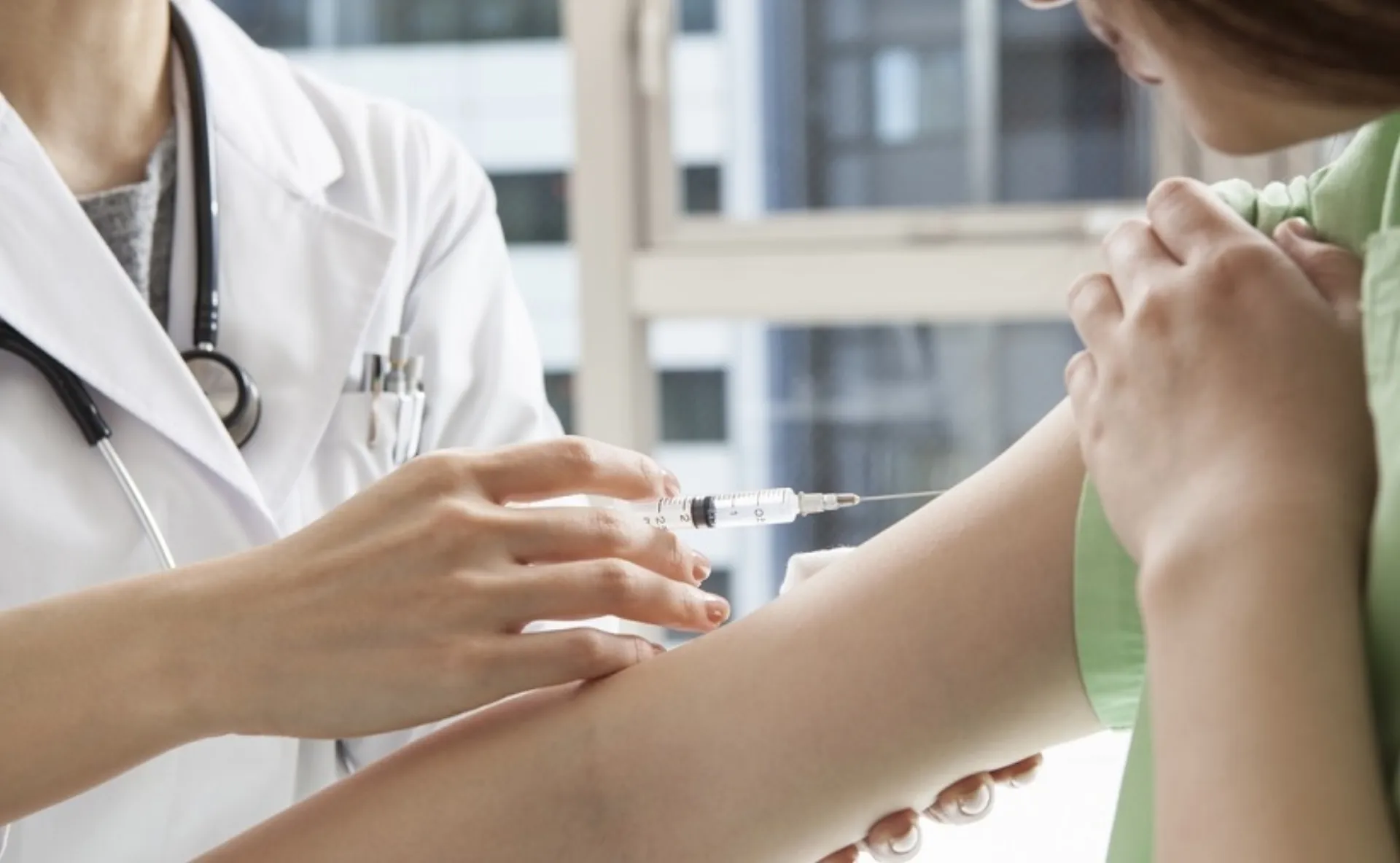 ΠΟΕΔΗΝ: Στο ΣτΕ για την ακύρωση της υποχρεωτικότητας των εμβολιασμών