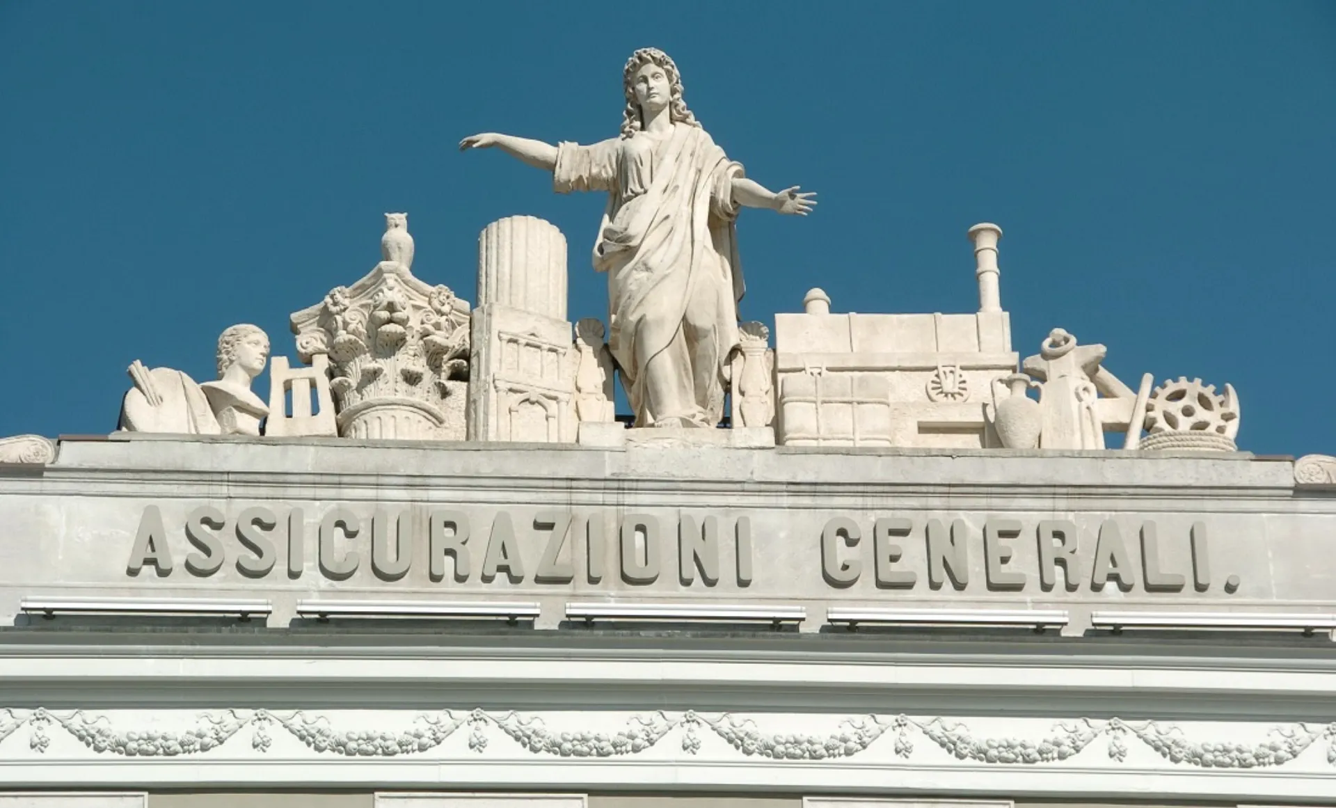 510 εκατ. μετοχές της Intesa Sanpaolo πούλησε η Generali