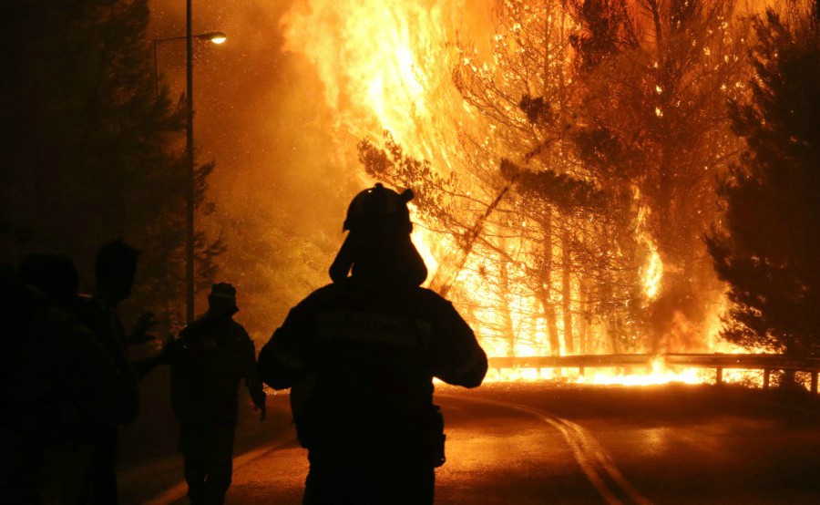 Κάηκε και το πορτοφόλι όσων έχασαν εξοχικές κατοικίες σε ΒΔ Αττική