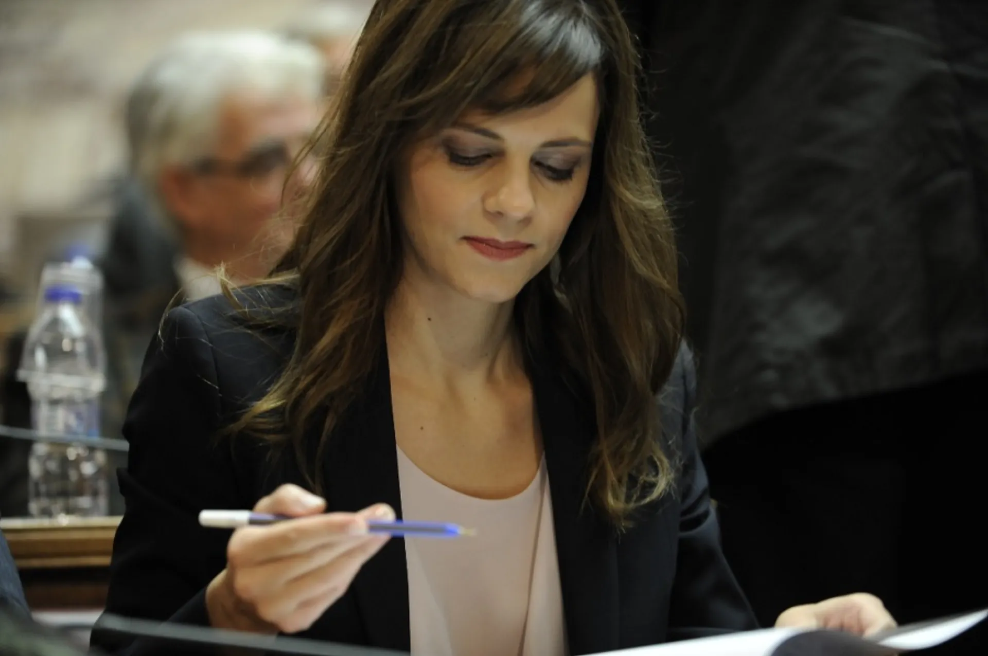 Ε. Αχτσιόγλου: Γνωστός πλασιέ ιδιωτικών συμφερόντων ο Μητσοτάκης