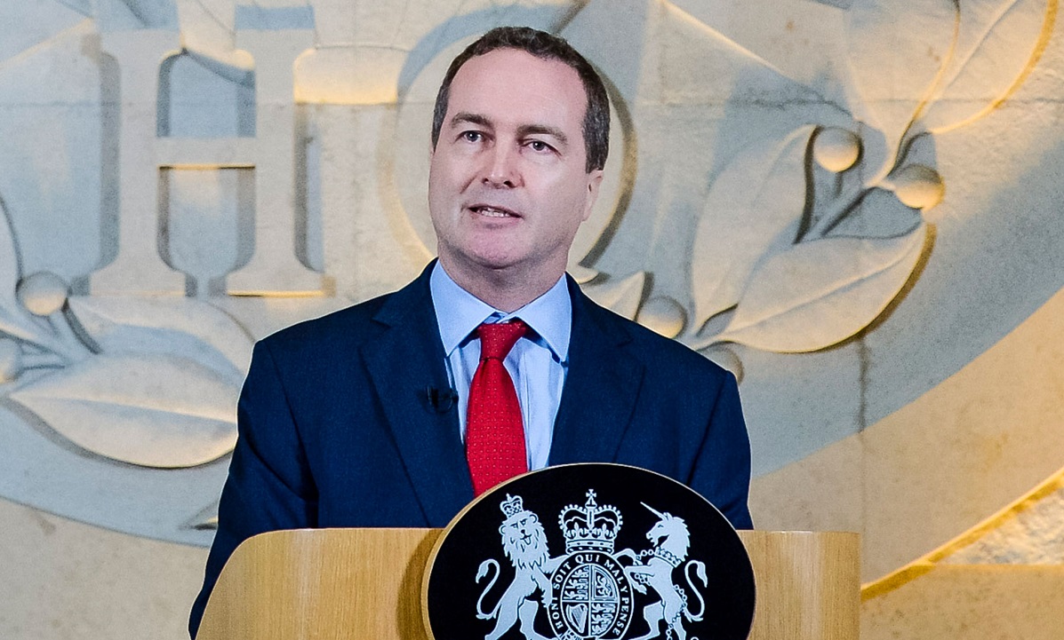 Τι κάνει ένας κατάσκοπος στη Hiscox;