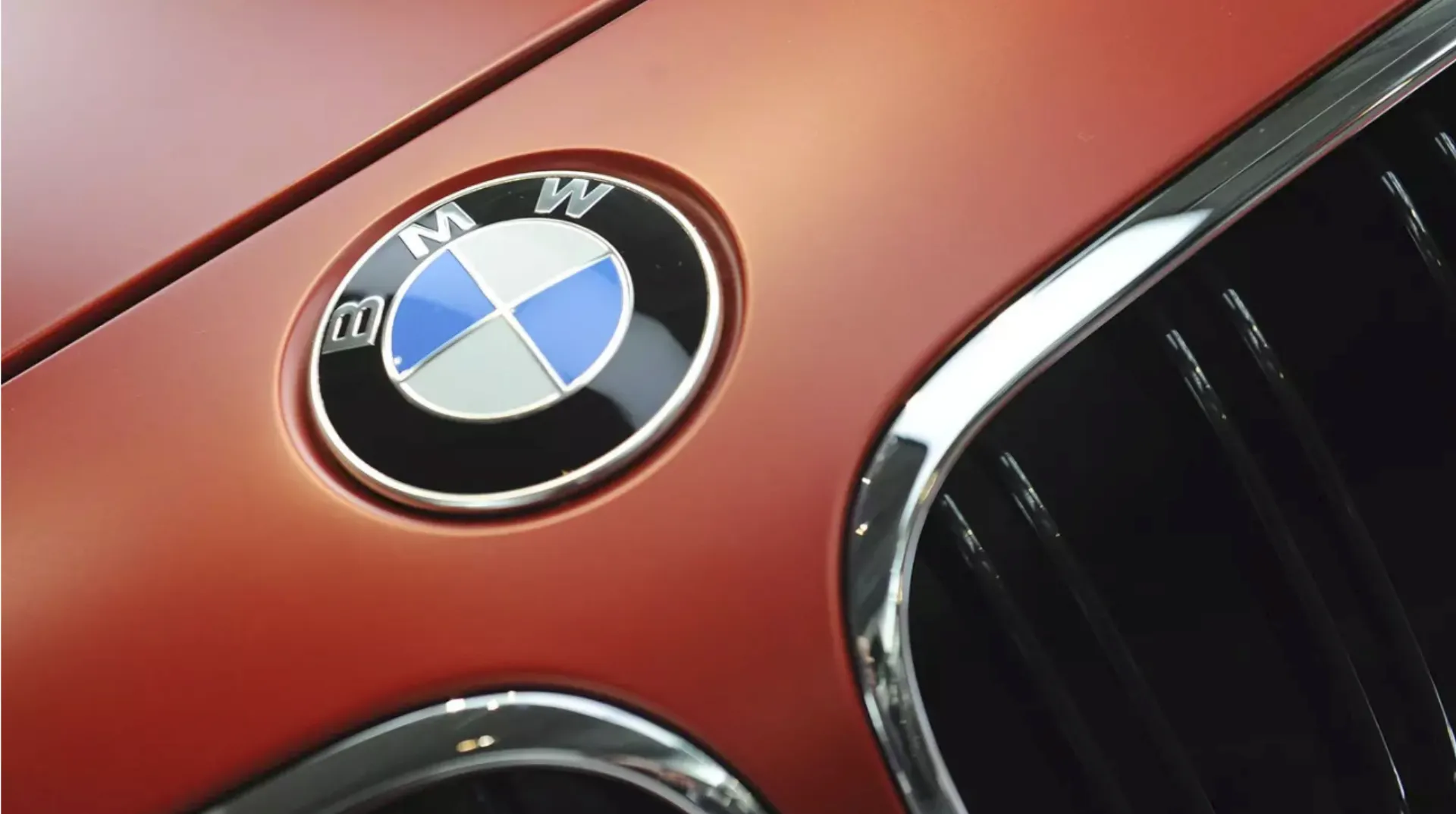 1 εκατ. οχήματα ανακαλεί η BMW για κινδύνους φωτιάς