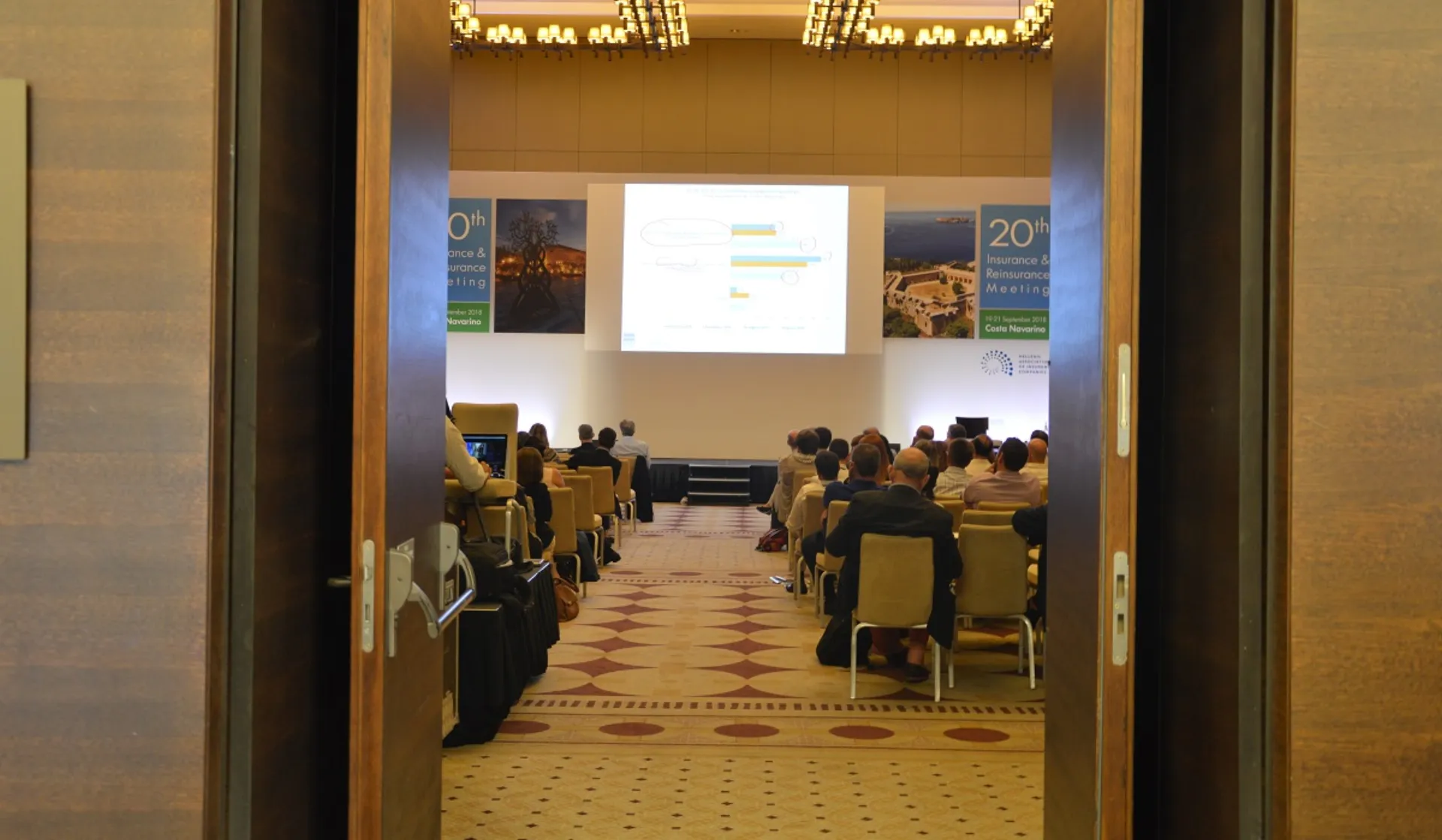 Οι δαπάνες στην υγεία οδηγούν 500.000 νοικοκυριά στο όριο της φτώχειας