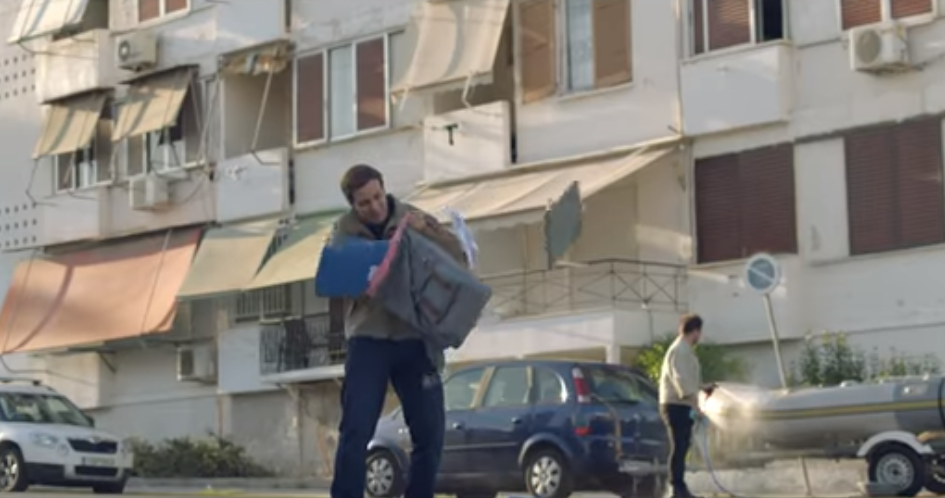 Video: Cosmote Insurance: Εκείνη τη στιγμή δεν θα έχεις χρόνο να ασφαλίσεις το αυτοκίνητό σου