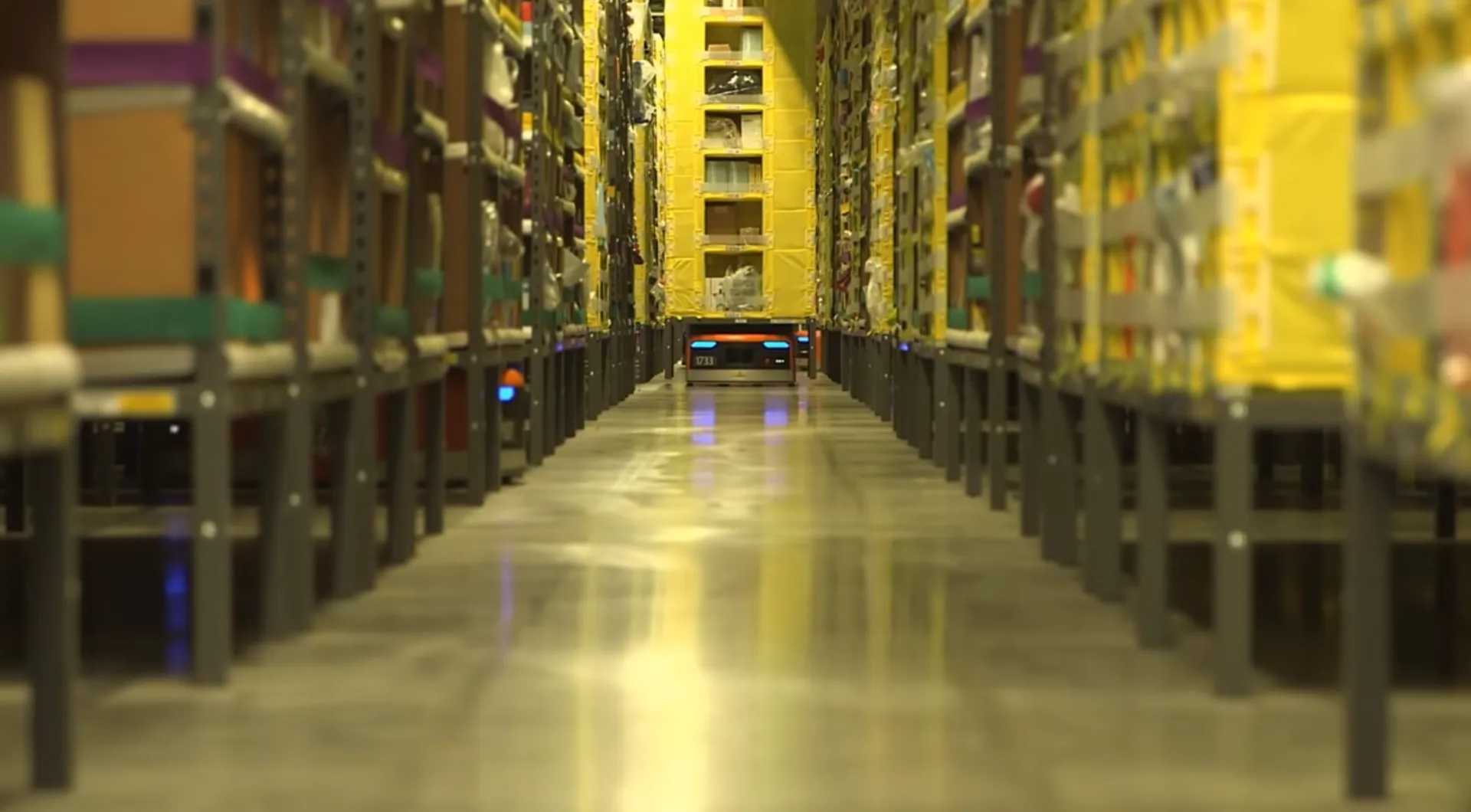 Απίστευτο: Δείτε την αποθήκη με τα robot της Amazon