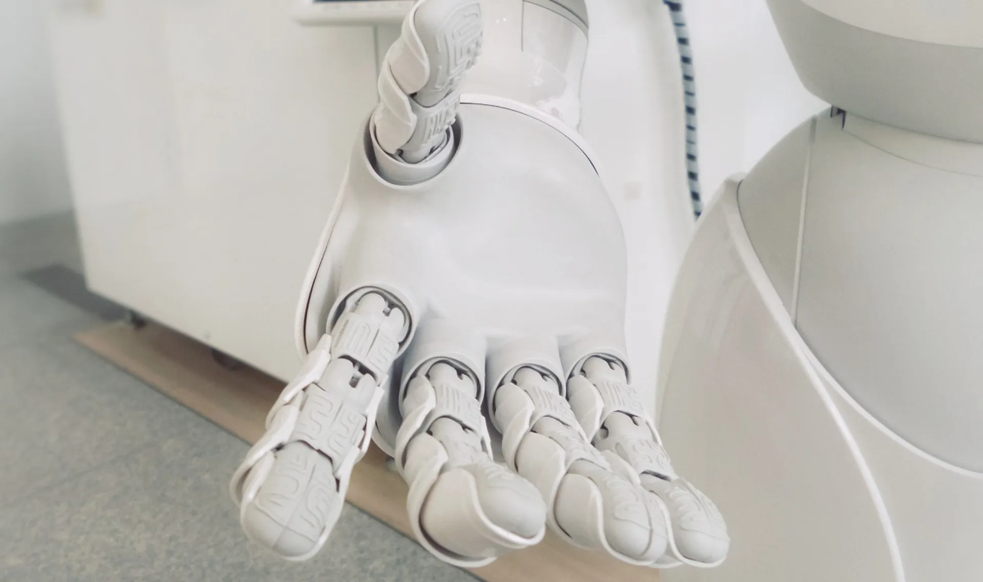 Εκτινάσσονται από το 1,3 δις στα 20 δις οι ασφαλίσεις που θα γίνονται με ΑΙ