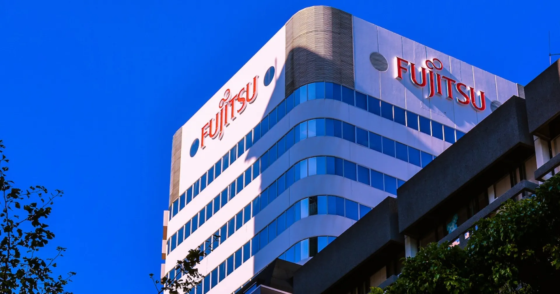 H Fujitsu κάνει disruption στην ασφαλιστική αγορά