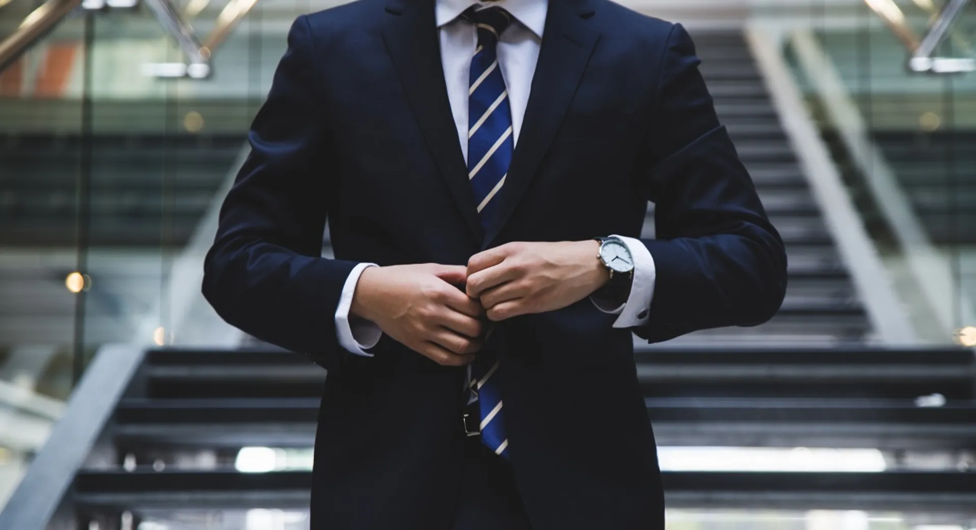 Ασφαλιστής στην Πάτρα έχει εξαπατήσει επιχειρηματίες – Έρευνα από την ασφάλεια