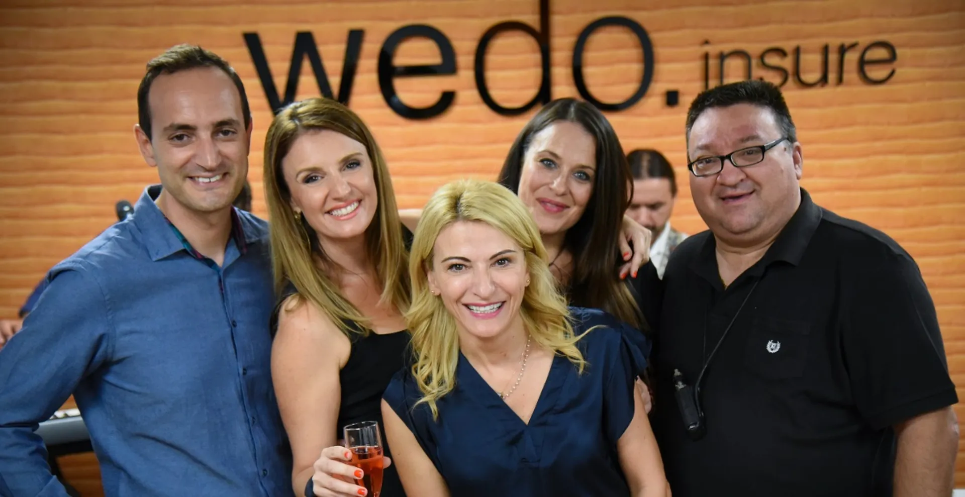 Σε σύγχρονα γραφεία και με μοντέλο εξωστρέφειας η wedo.insure