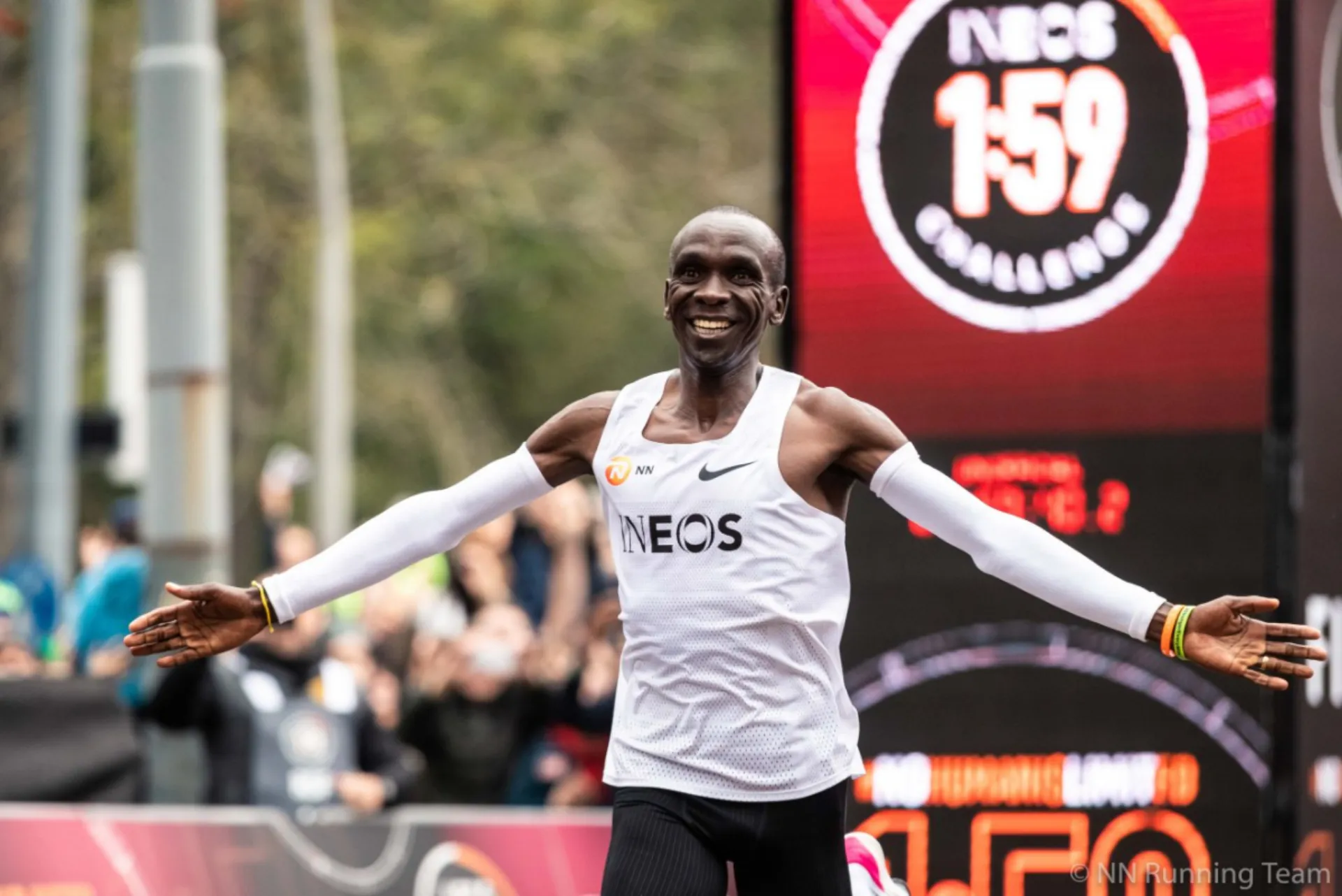 Μέλος της NN Running team ο Eliud Kipchoge που έγραψε ιστορία