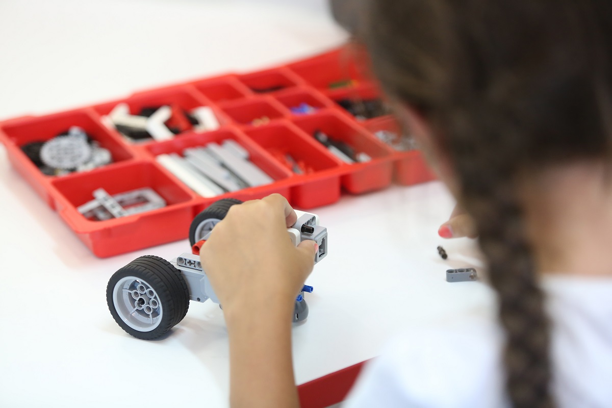 Όμιλος Ευρωκλινικής: Ένας χρόνος δίπλα στο παιδί με πράξεις