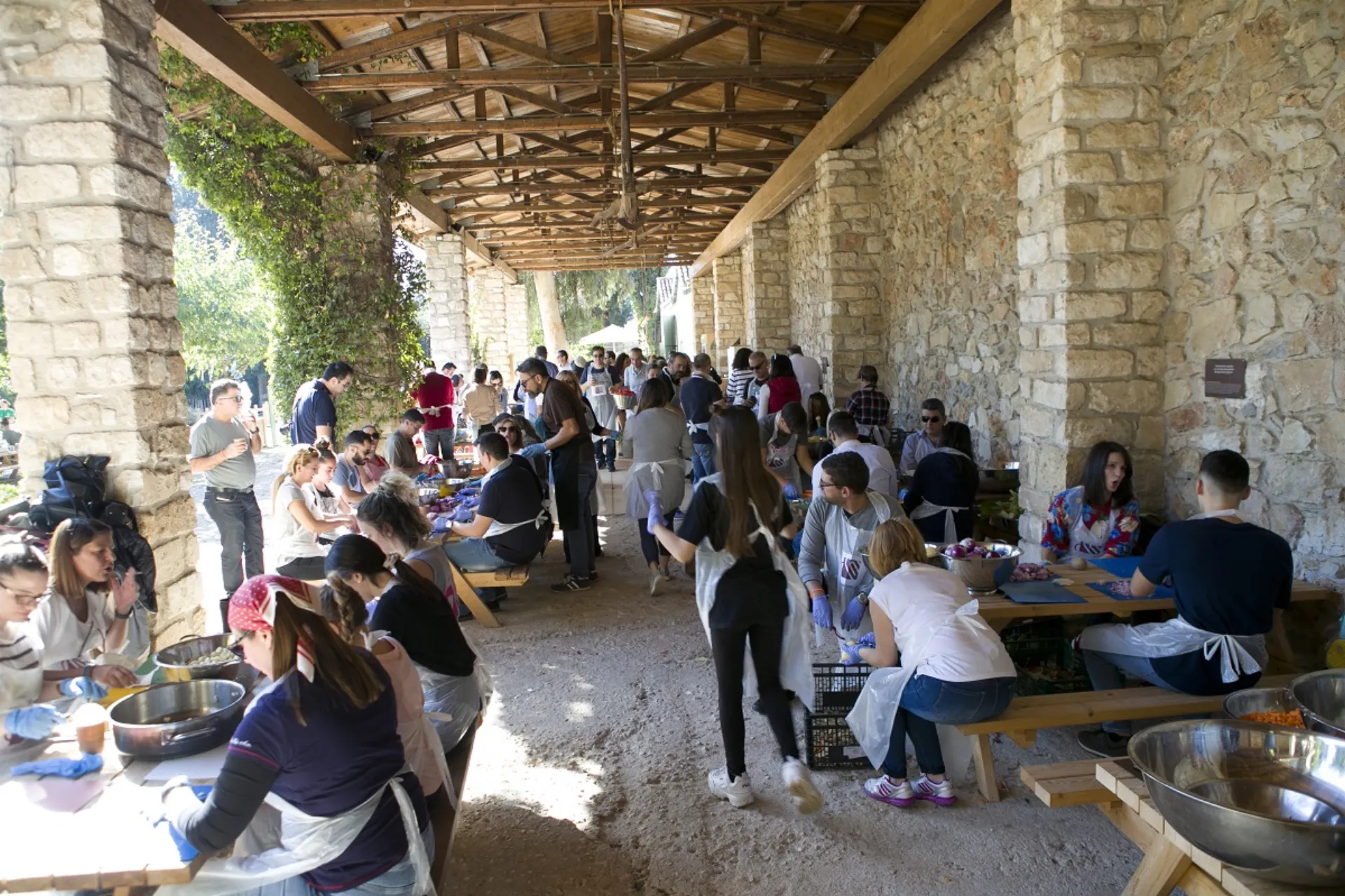 2.000 μερίδες φαγητό μαγείρεψαν τα μέλη του ΣΕΣΑΕ σε συνεργασία με την Οργάνωση ΓΗ