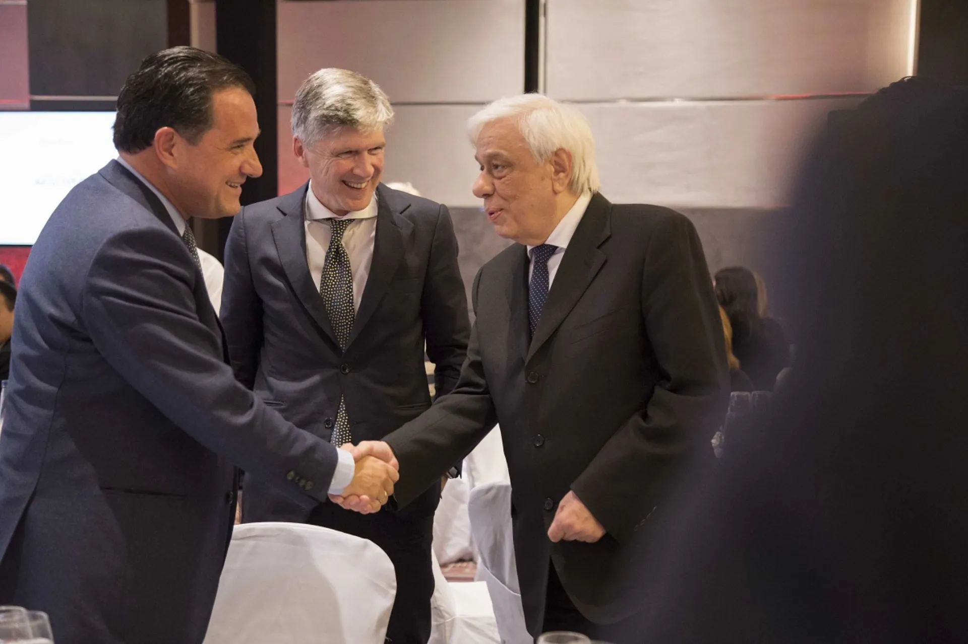 Economist: Το δημογραφικό αποτελεί εθνικό ζήτημα για την Ελλάδα