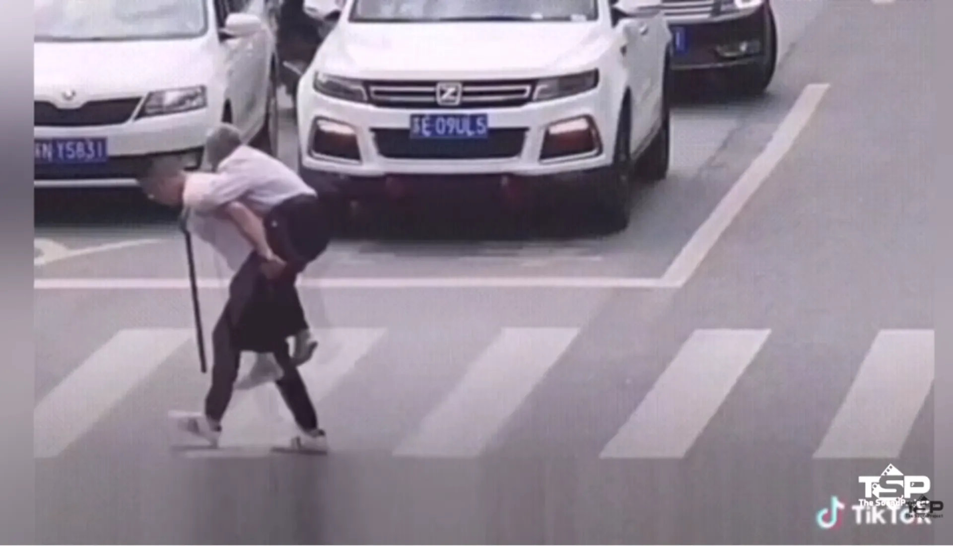 Ήρωες της… διπλανής πόρτας