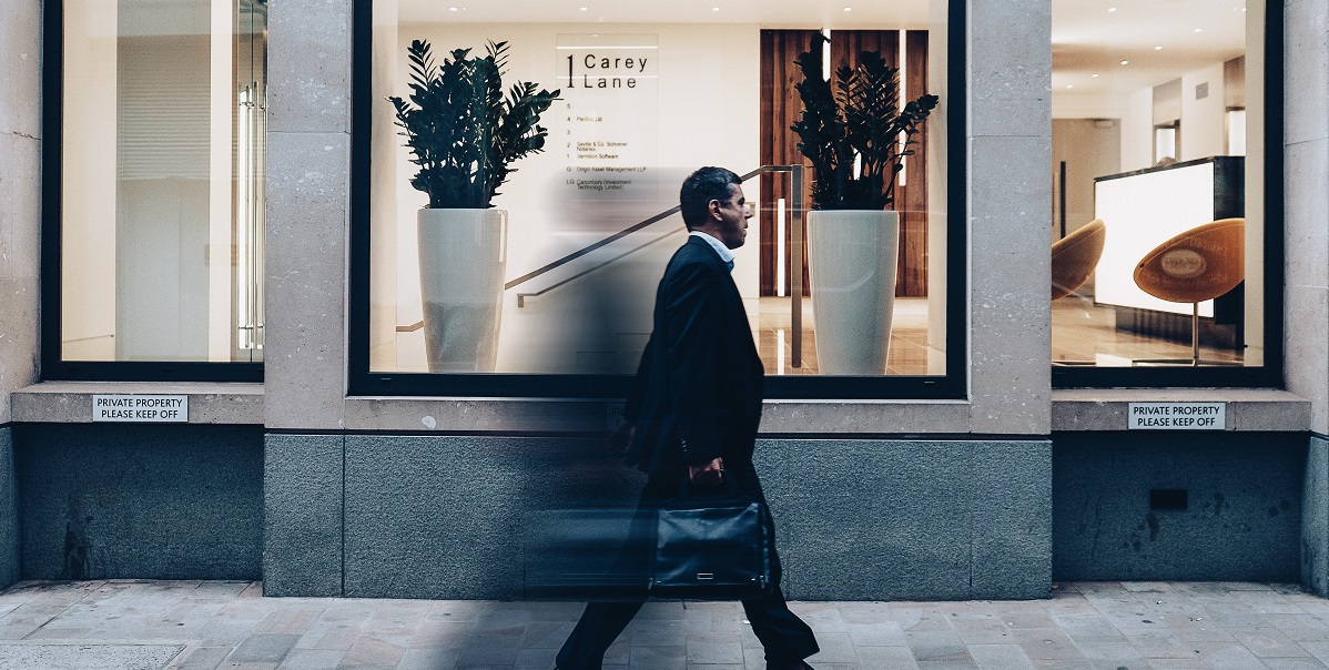 Ασφαλίσεις πιστώσεων: Γιατί μέσα πάμε καλά κι έξω μετ´ εμποδίων