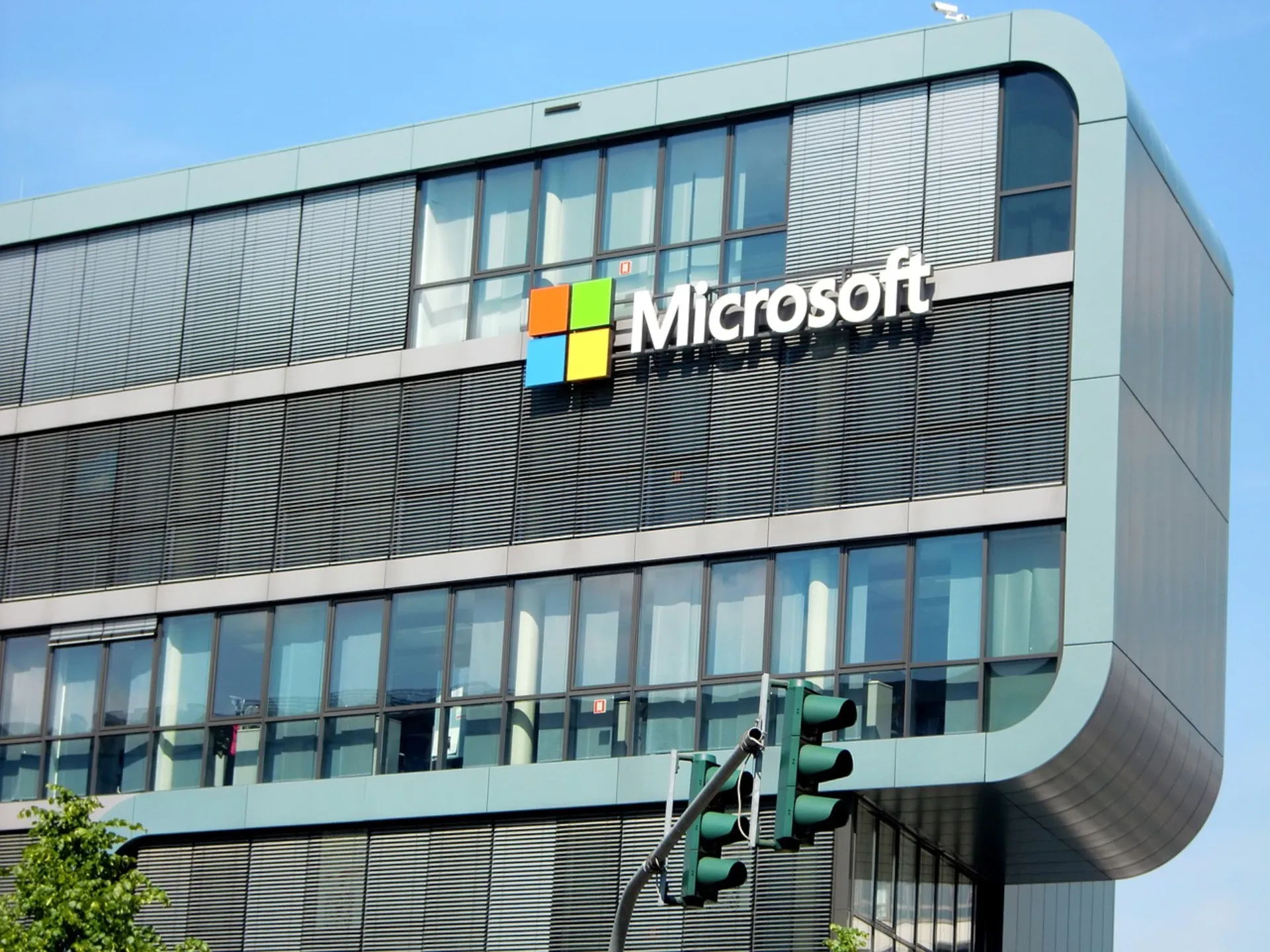 H Microsoft εξαγοράζει τη Softomotive με υπηρεσίες RPA για ασφαλιστικές και τράπεζες