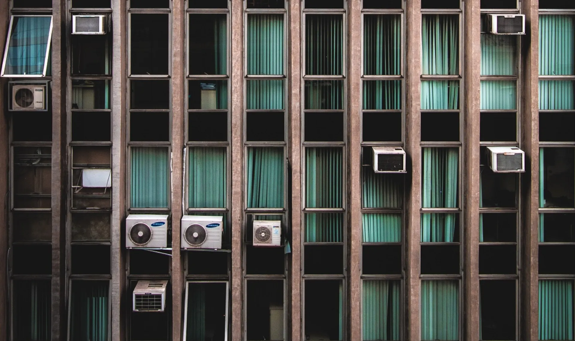 16 ακίνητα αξίας 6 εκατ. ευρώ πουλά το Επικουρικό Κεφάλαιο