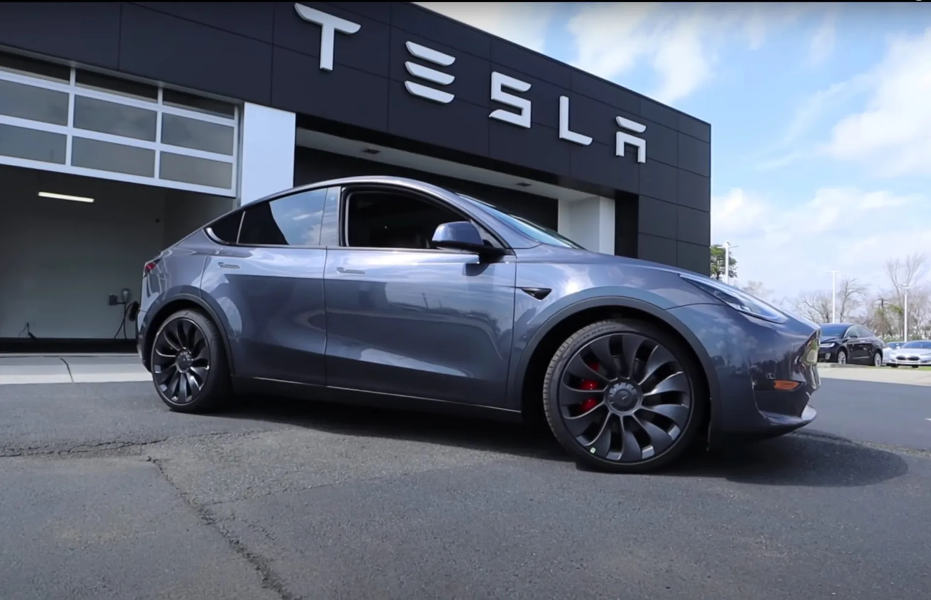 Την Tesla Insurance ανοίγει ο Elon Musk