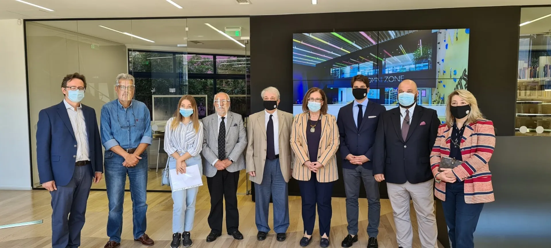 Η ΑΧΑ στηρίζει τα Παιδικά Χωριά SOS προσφέροντας μία Υποτροφία Σπουδών στο BCA College