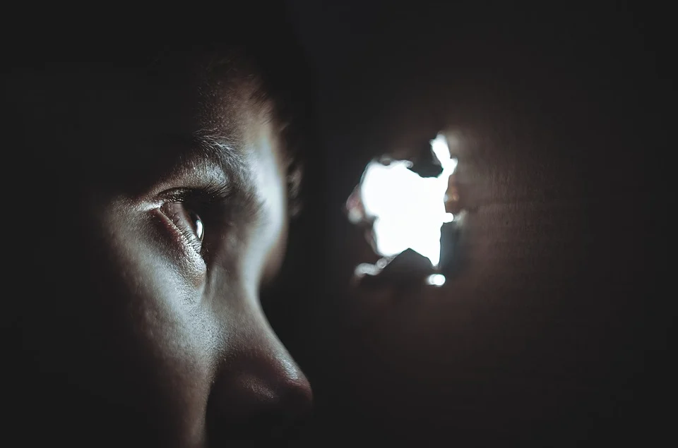 ARAG Hellas: “Ανοιχτή γραμμή” σε οικογένειες που αντιμετωπίζουν περιστατικά ασέλγειας και κακοποίησης ανηλίκων