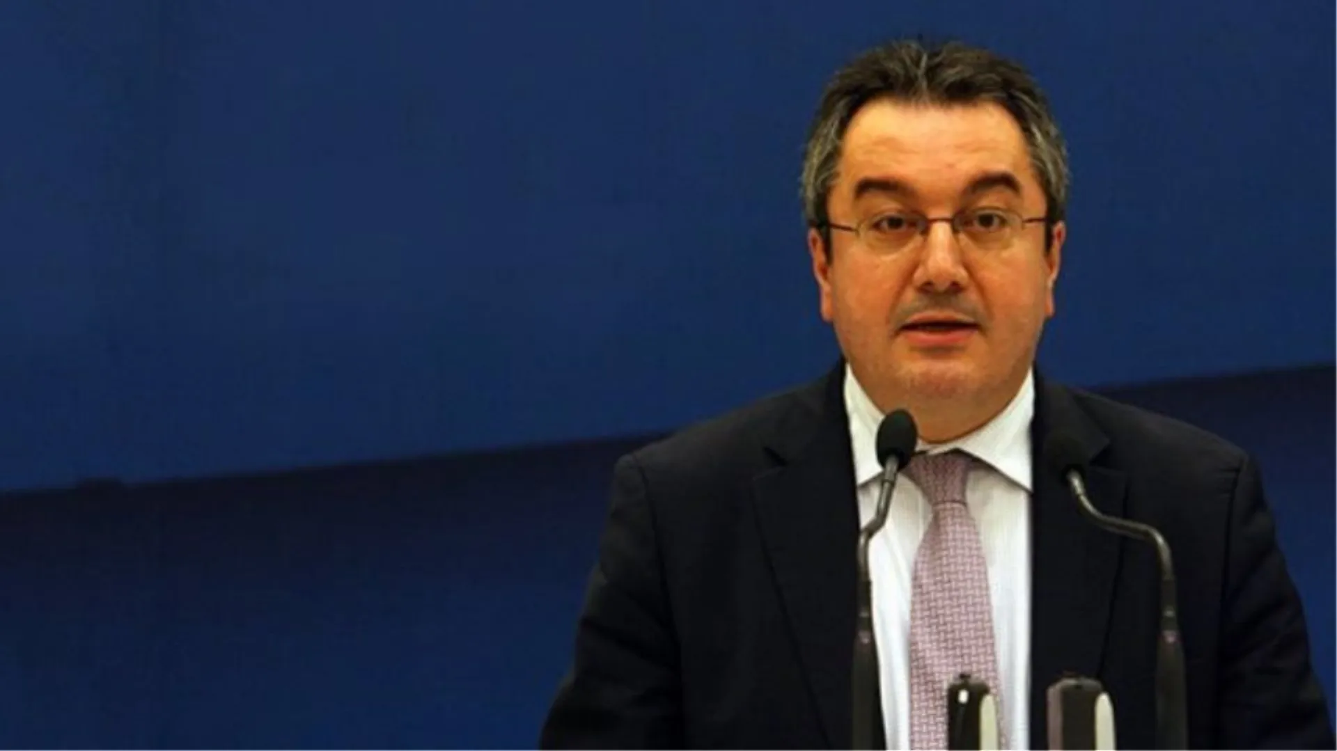 Η. Μόσιαλος: Ο ΕΟΠΥΥ θα έπρεπε να λειτουργεί σαν ασφαλιστική εταιρεία