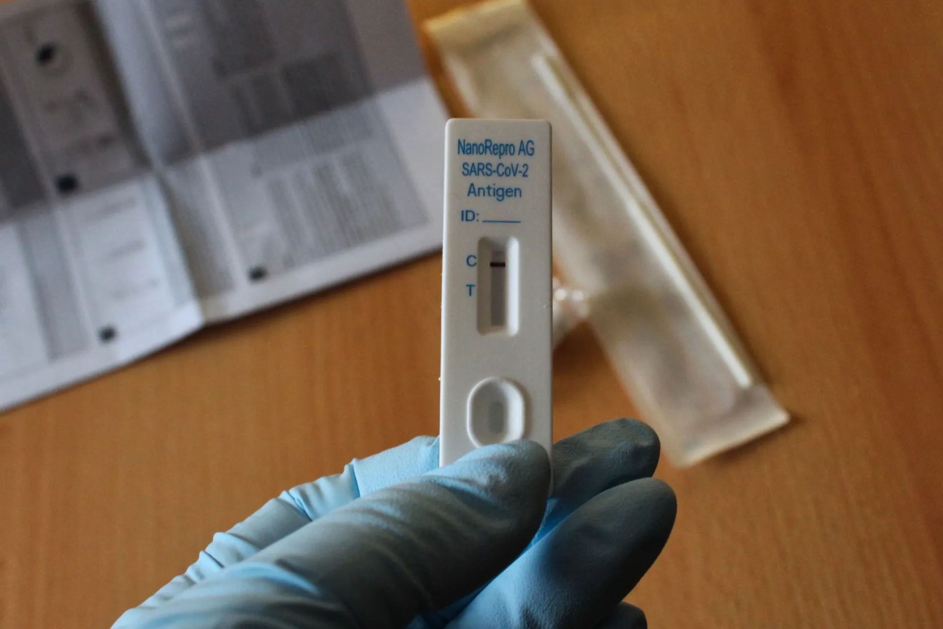 Από 24 Μαΐου υποχρεωτικά τα self tests σε όλους τους εργαζόμενους της χώρας