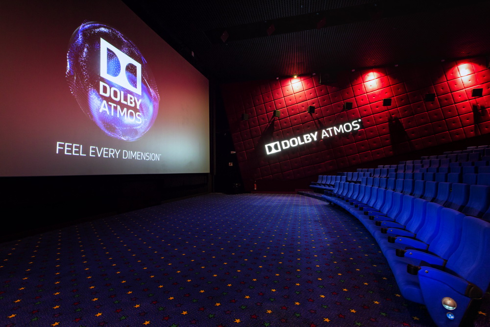 Village Cinemas: Στον όμιλο ΑΝΤ1 το κινηματογραφικό “τέκνο” του Δημήτρη Κοντομηνά
