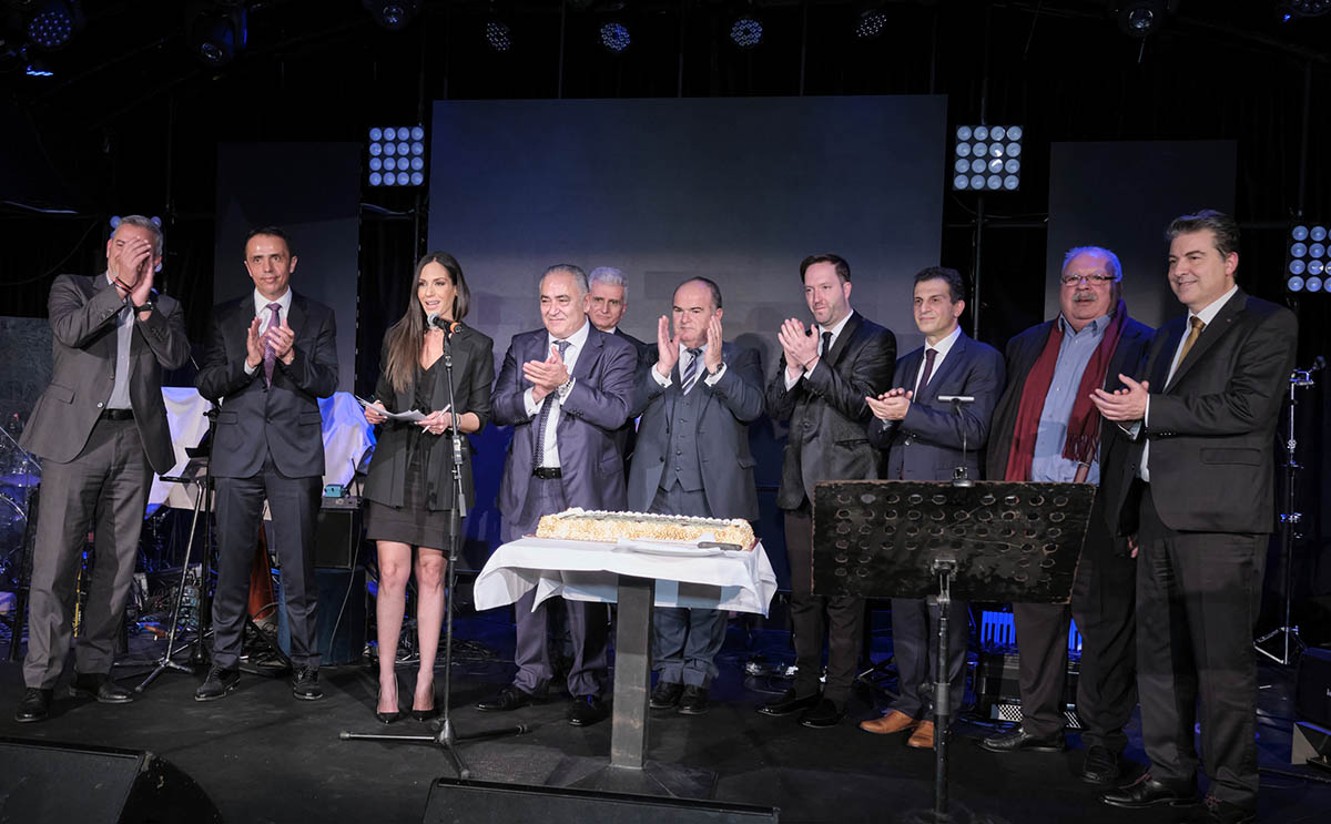 Πλήθος κόσμου & πολιτικών στην κοπή πίτας του ΕΕΑ