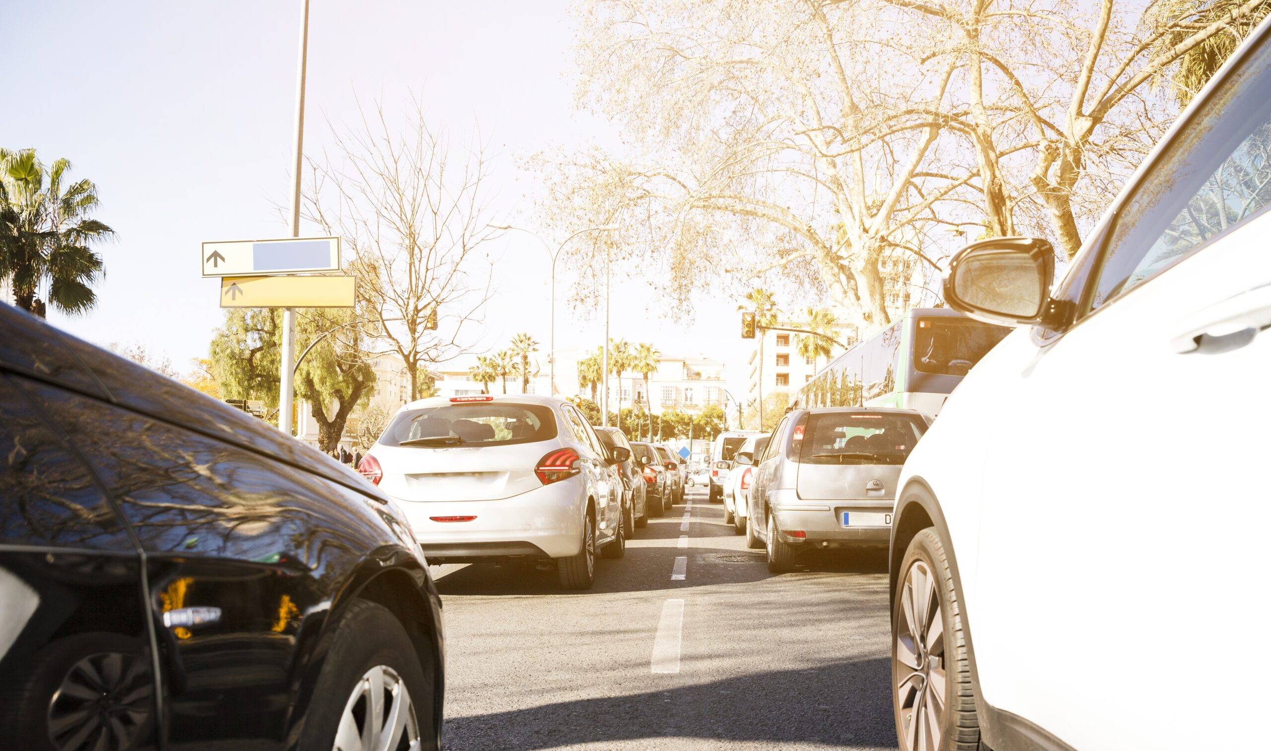 “Γερνούν” τα οχήματα και “πέφτουν” τα ασφάλιστρα στην τριετία 2019-2021