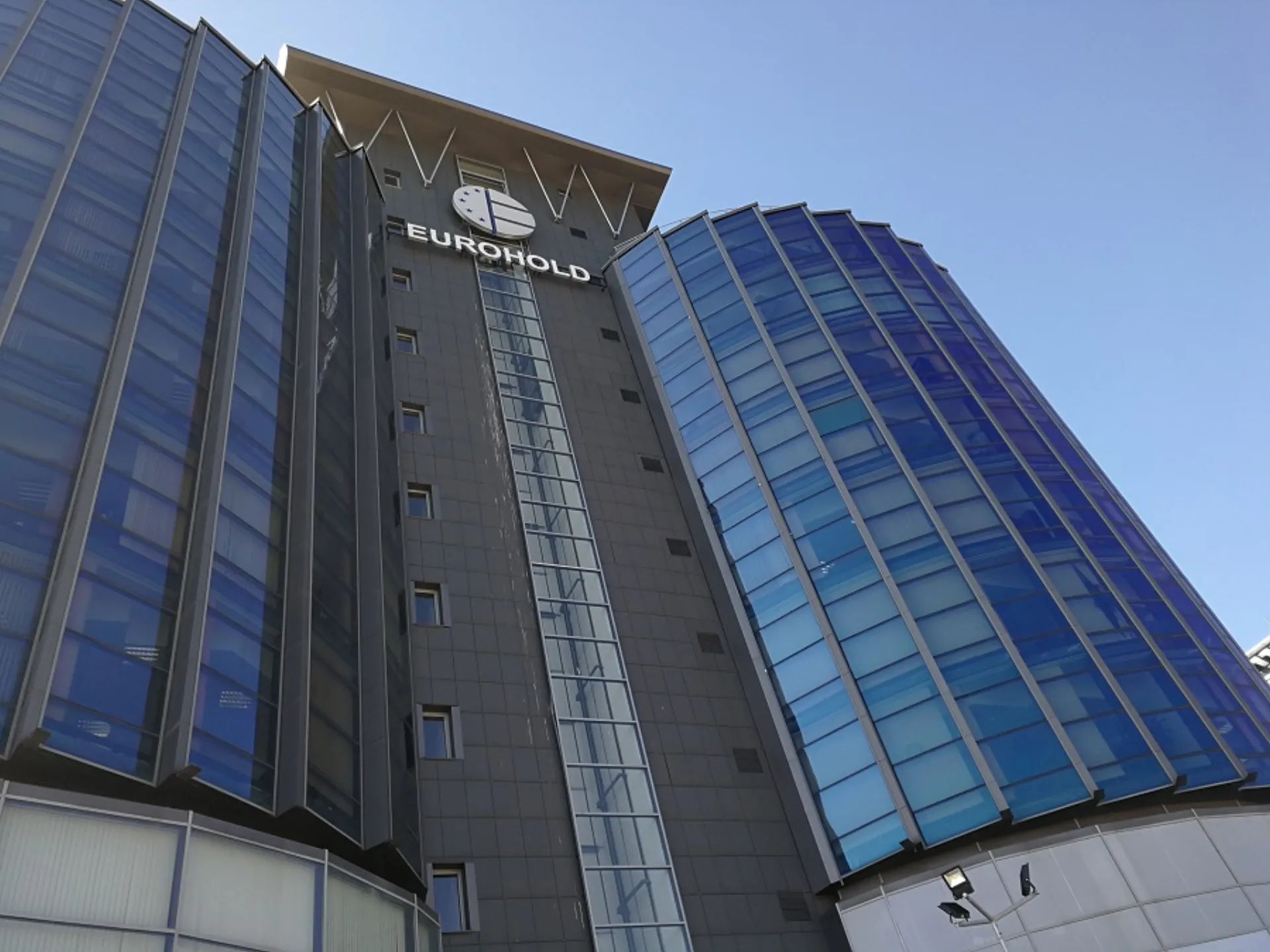 Όμιλος Eurohold: Αύξηση 77% στα έσοδα το 2022