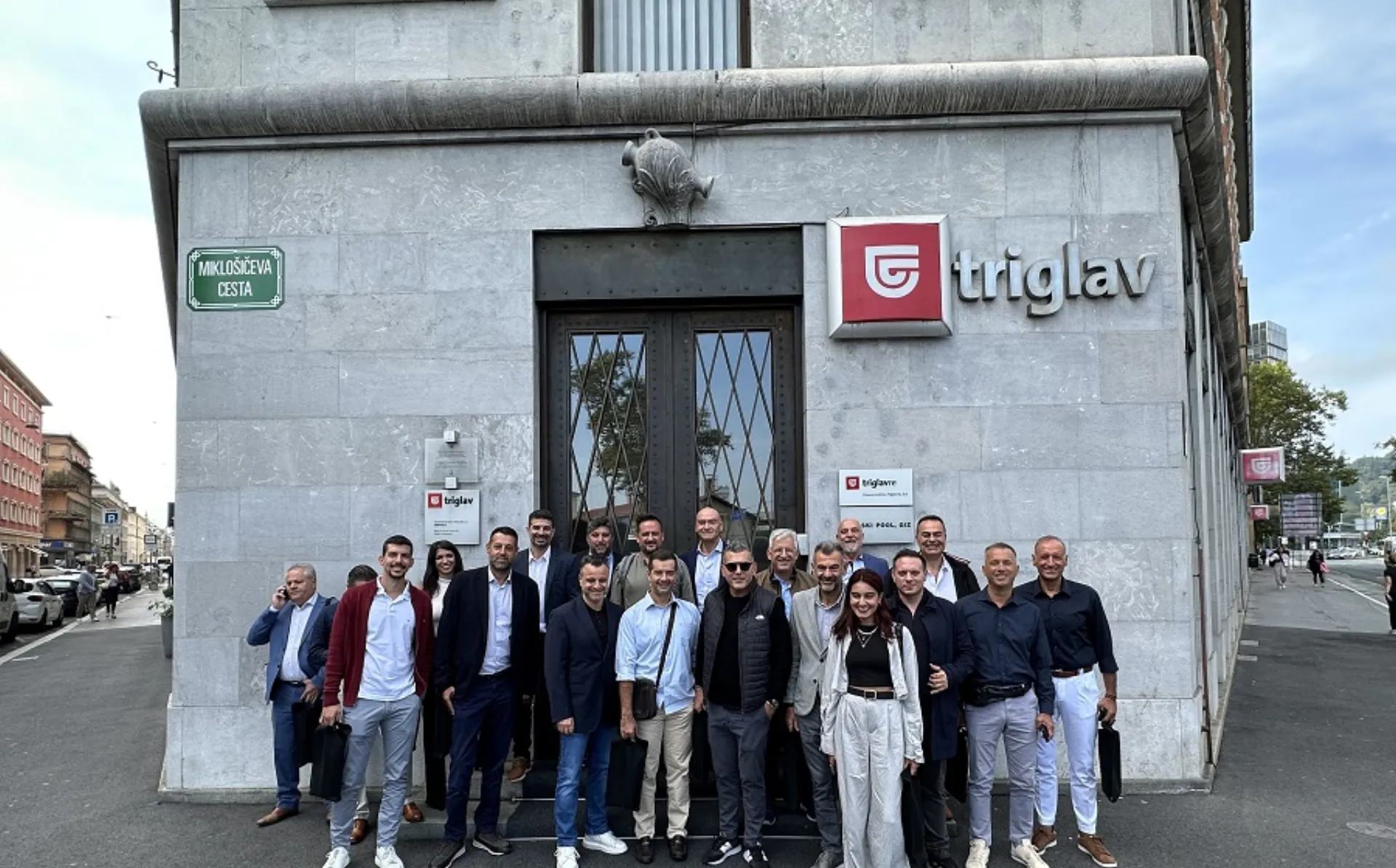 Με υποκατάστημα από 1/10 η Triglav στην Ελλάδα