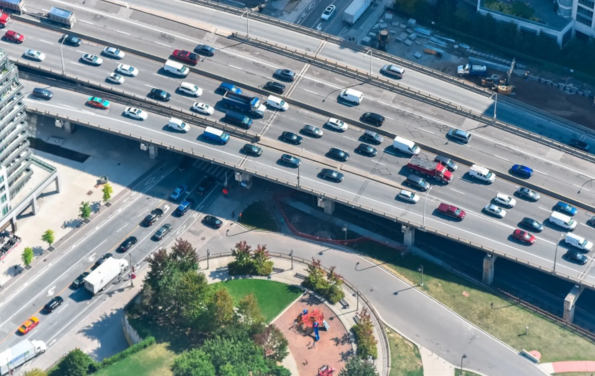 Τι προβλέπει το ν/σχ για τον εντοπισμό και τα πρόστιμα κατά ανασφάλιστων οχημάτων