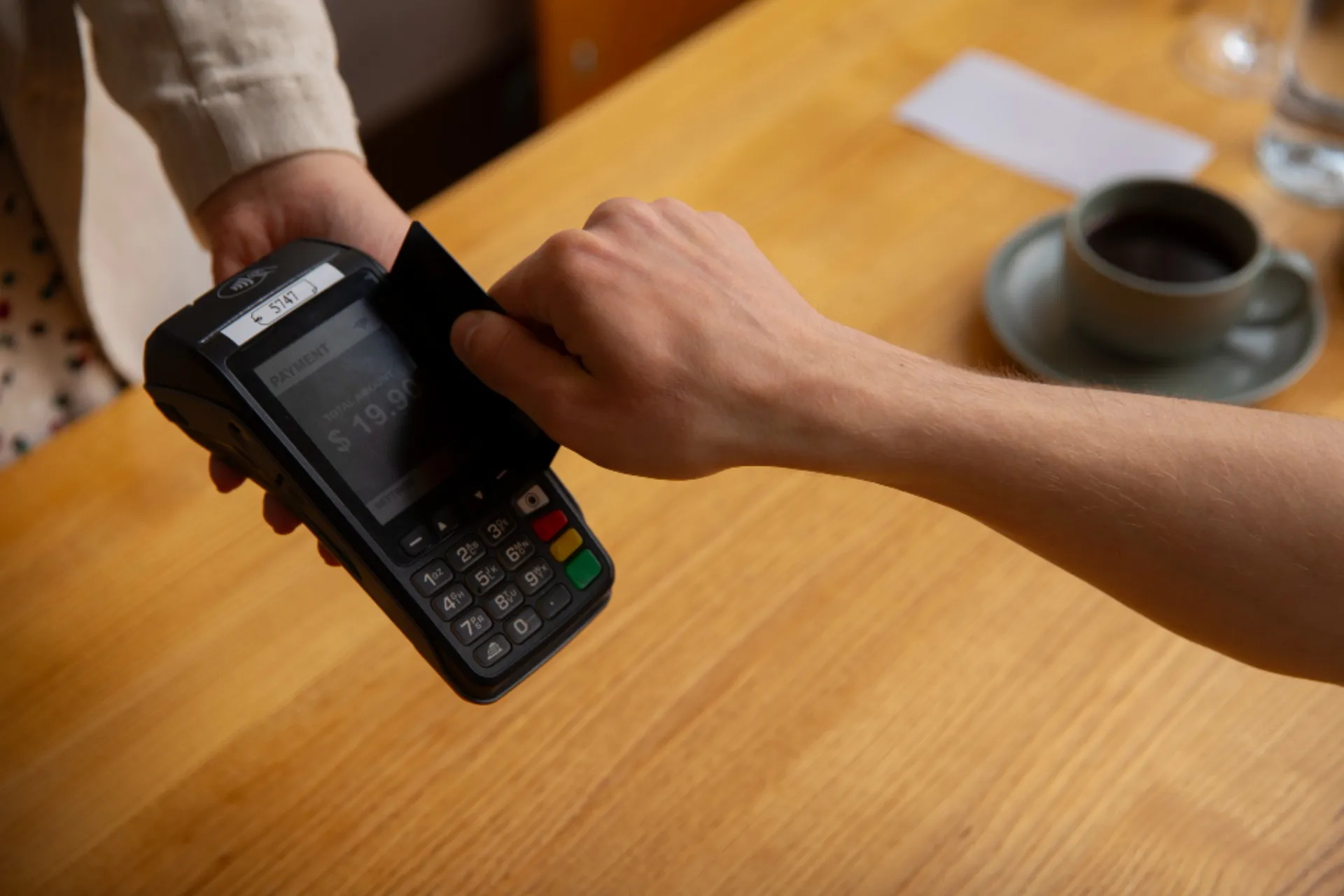 ΚΥΑ για την υποχρεωτική χρήση POS σε ασφαλιστικούς διαμεσολαβητές