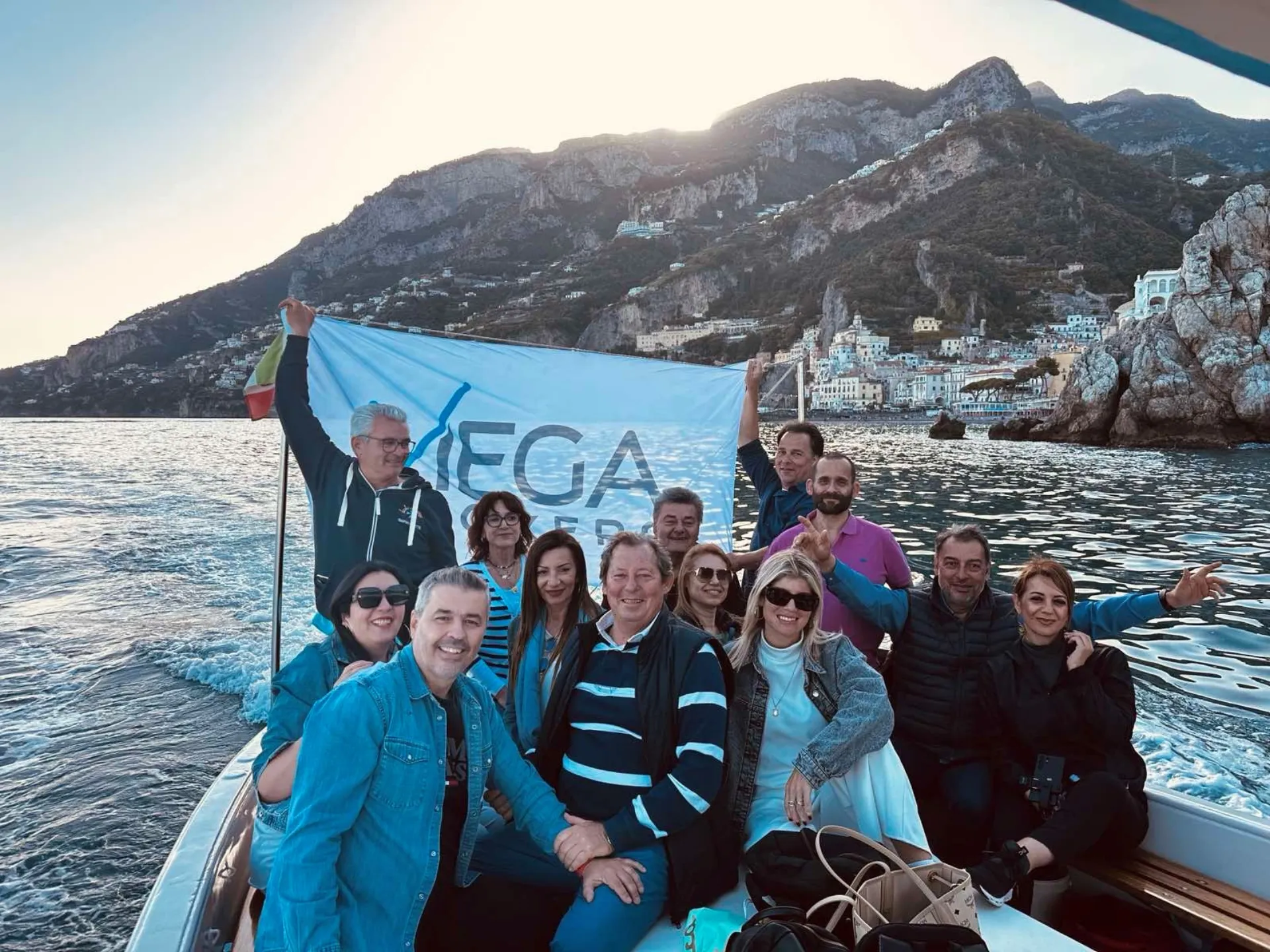 MEGA Brokers: Επιβράβευση συνεργατών με ιταλική φινέτσα