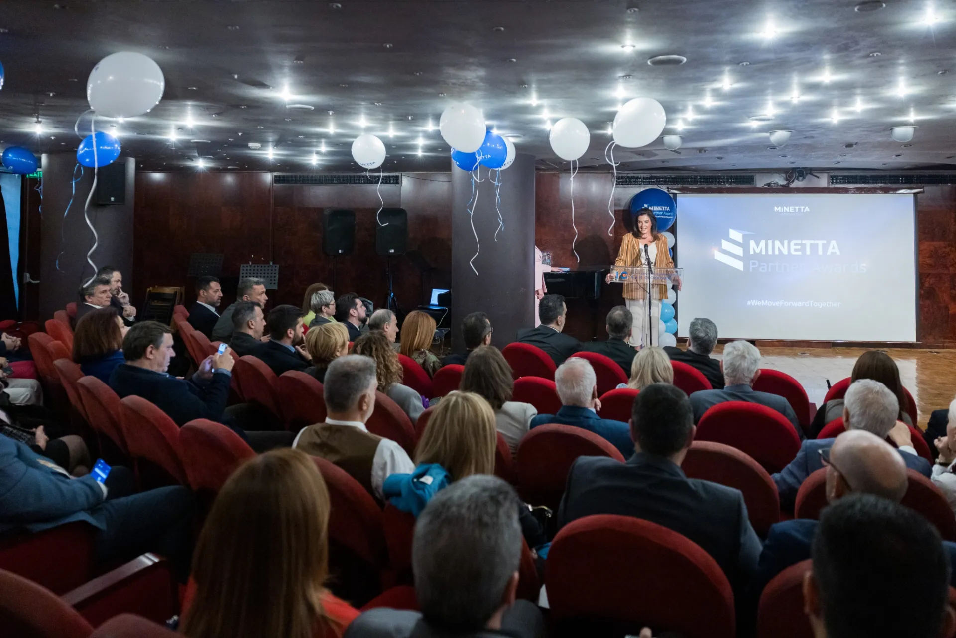 H ΜΙΝΕΤΤΑ βράβευσε τους συνεργάτες της στο Ίδρυμα Β. & Μ. Θεοχαράκη (video)