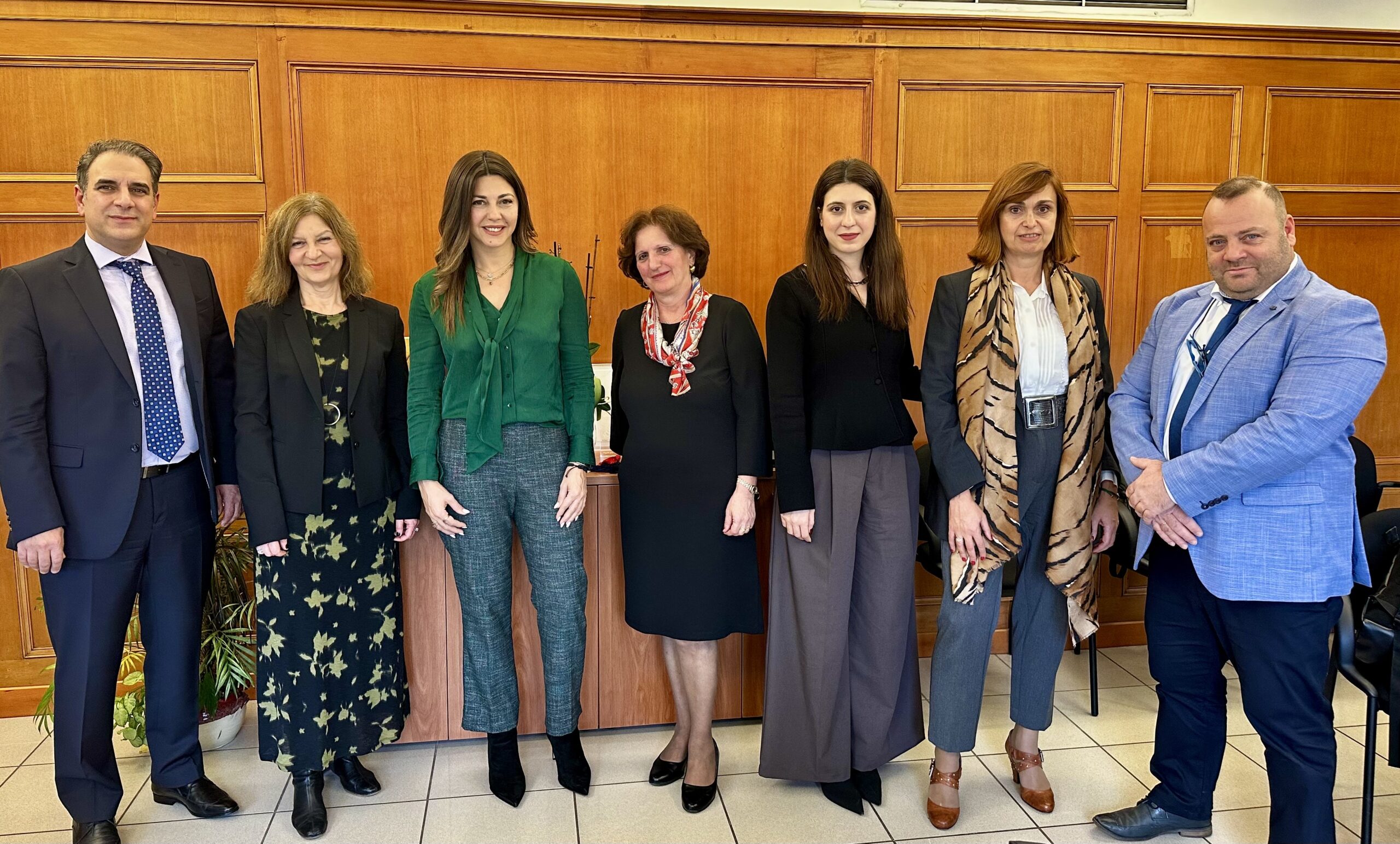 Υδρόγειος : Συνάντηση με την Υπουργό Κοινωνικής Συνοχής και Οικογένειας για την έρευνα “Οικογένεια και Σύγχρονη Ελληνική Κοινωνία”