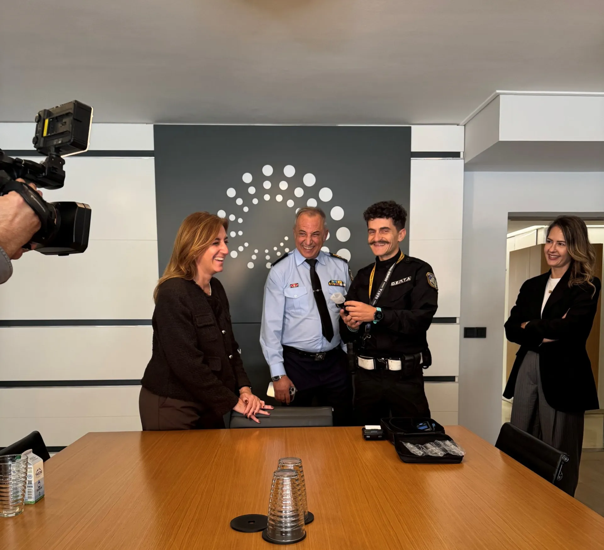 H ΕΑΕΕ στηρίζει και φέτος τη Διεύθυνση Τροχαίας Αττικής με δωρεά αλκοολομέτρων